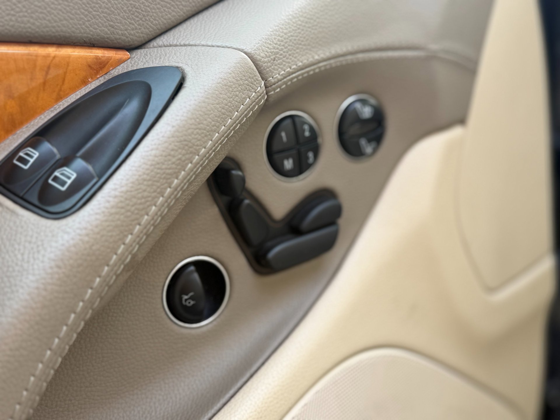 Foto van Mercedes-Benz SL 500