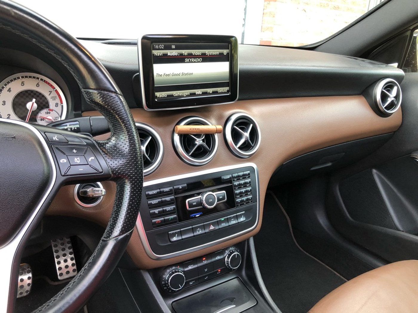 Foto van Mercedes-Benz A 200