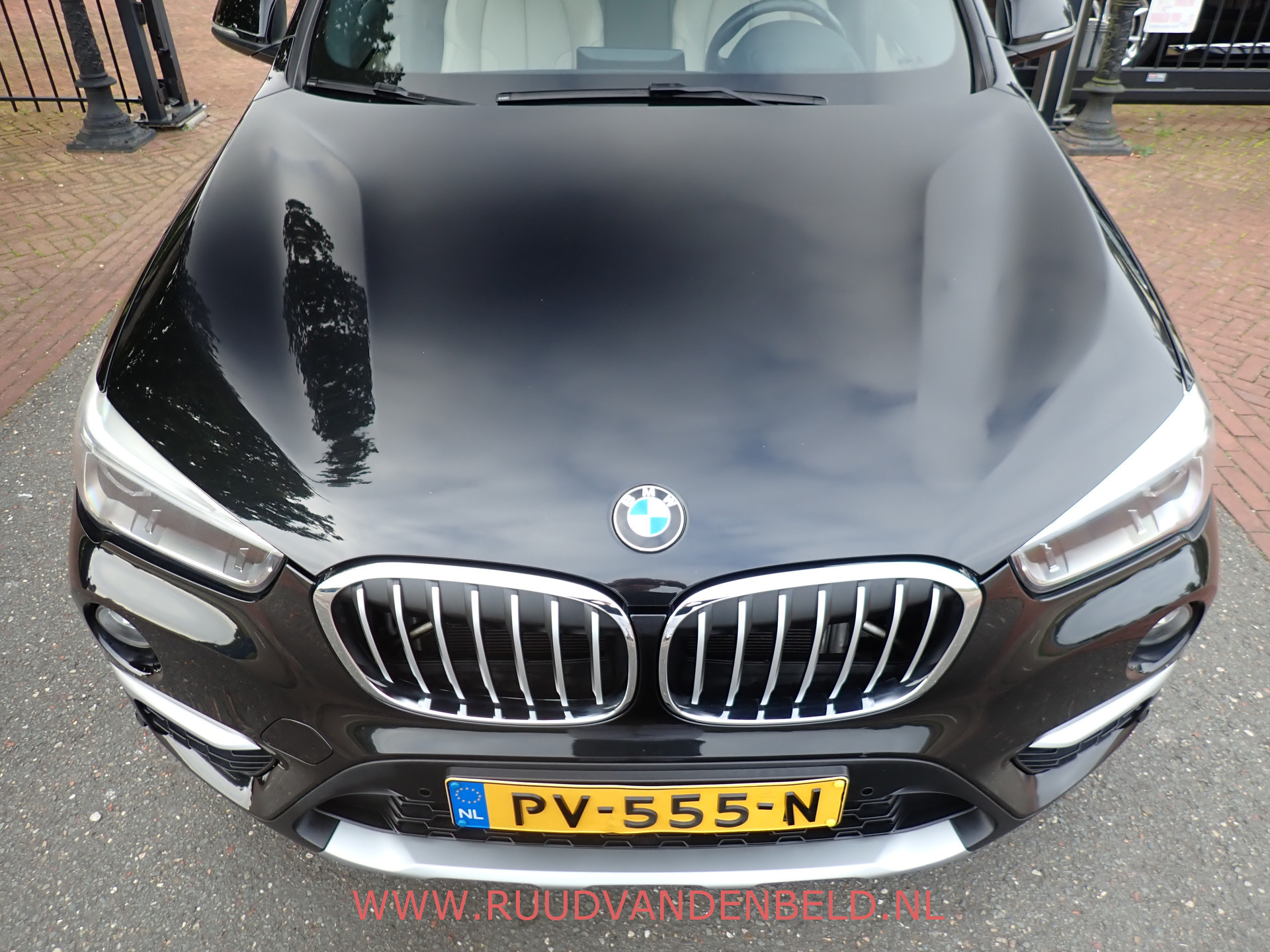 Foto van BMW X1 Xdrive20i