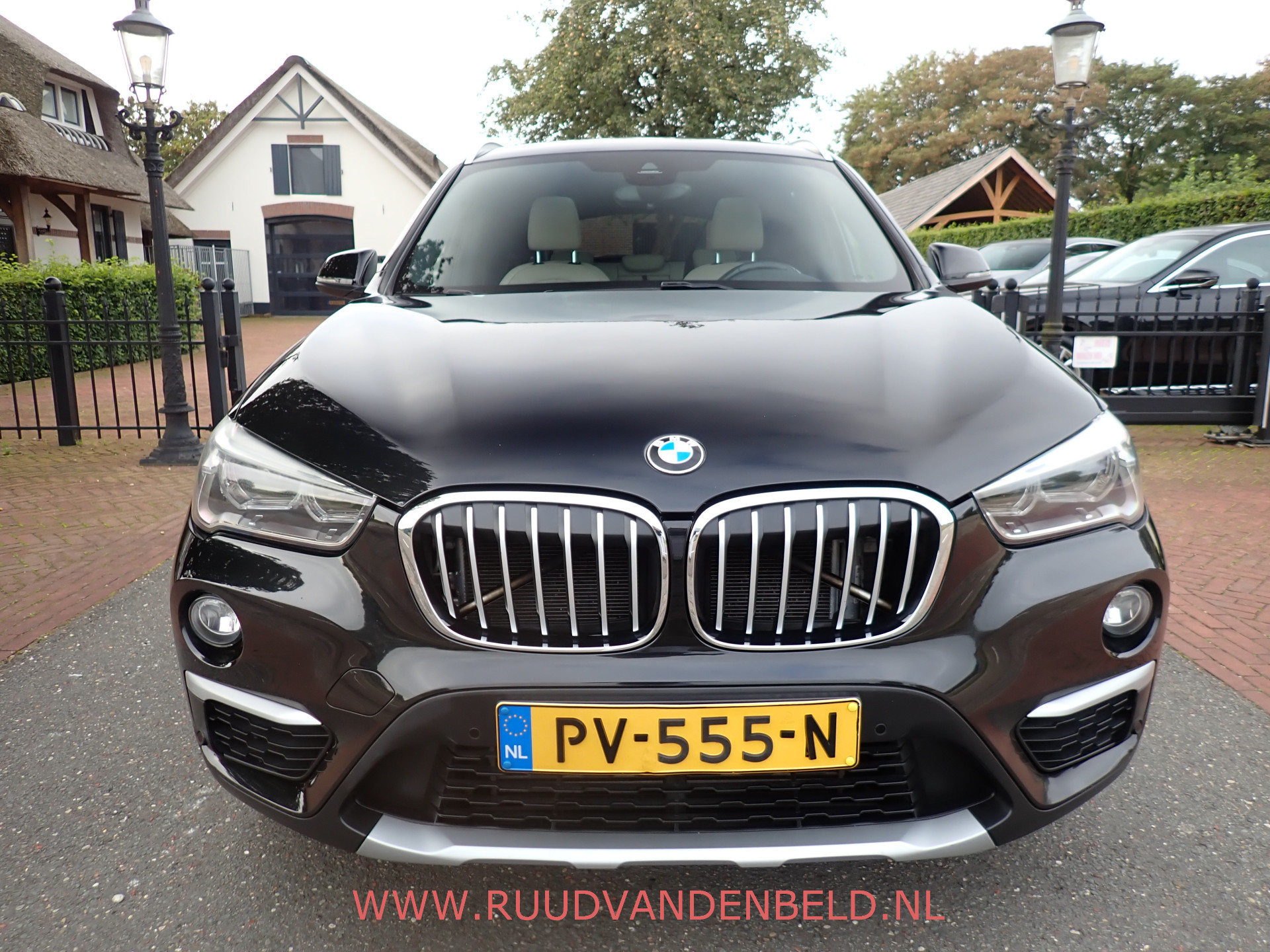 Foto van BMW X1 Xdrive20i