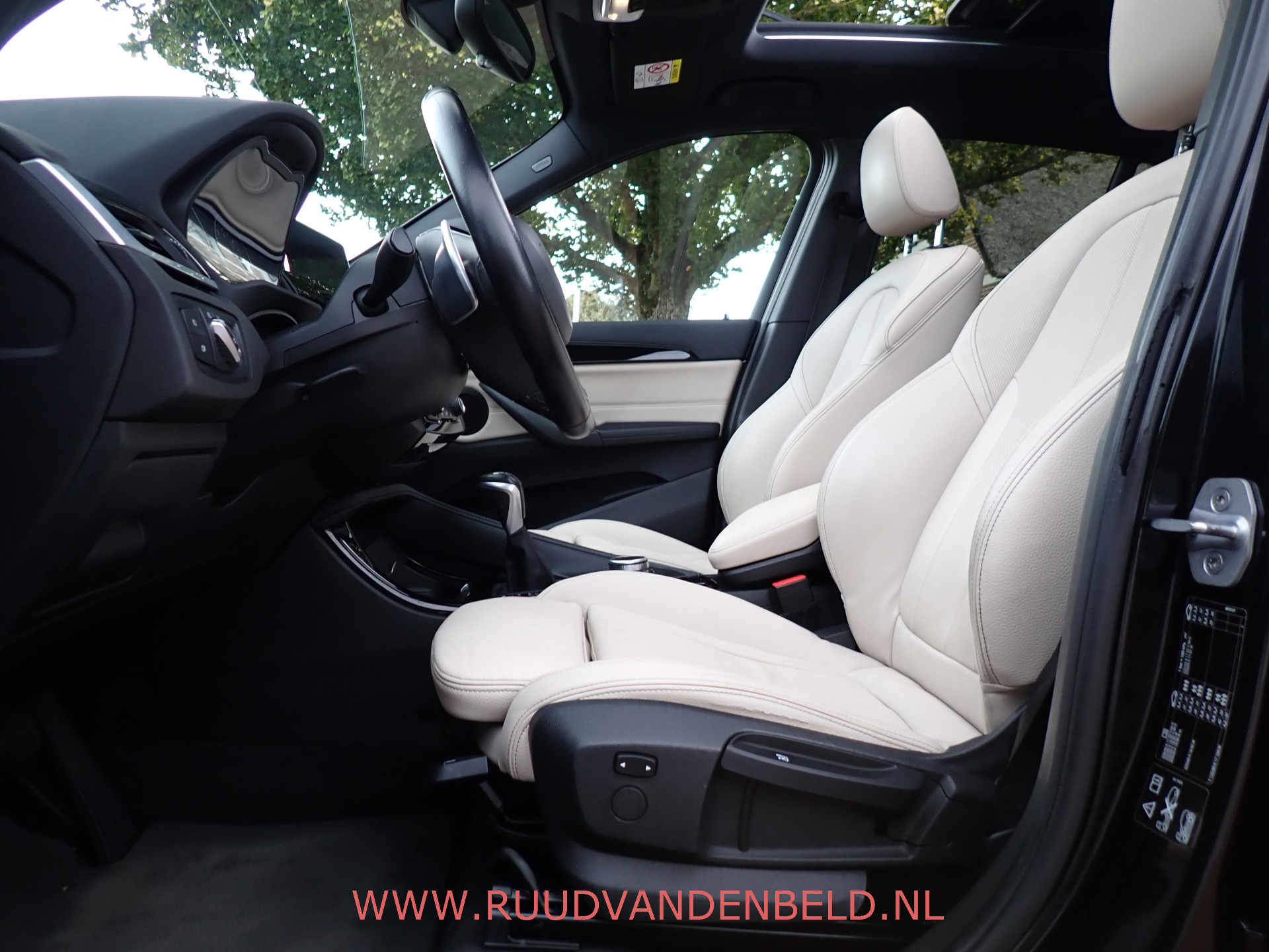 Foto van BMW X1 Xdrive20i
