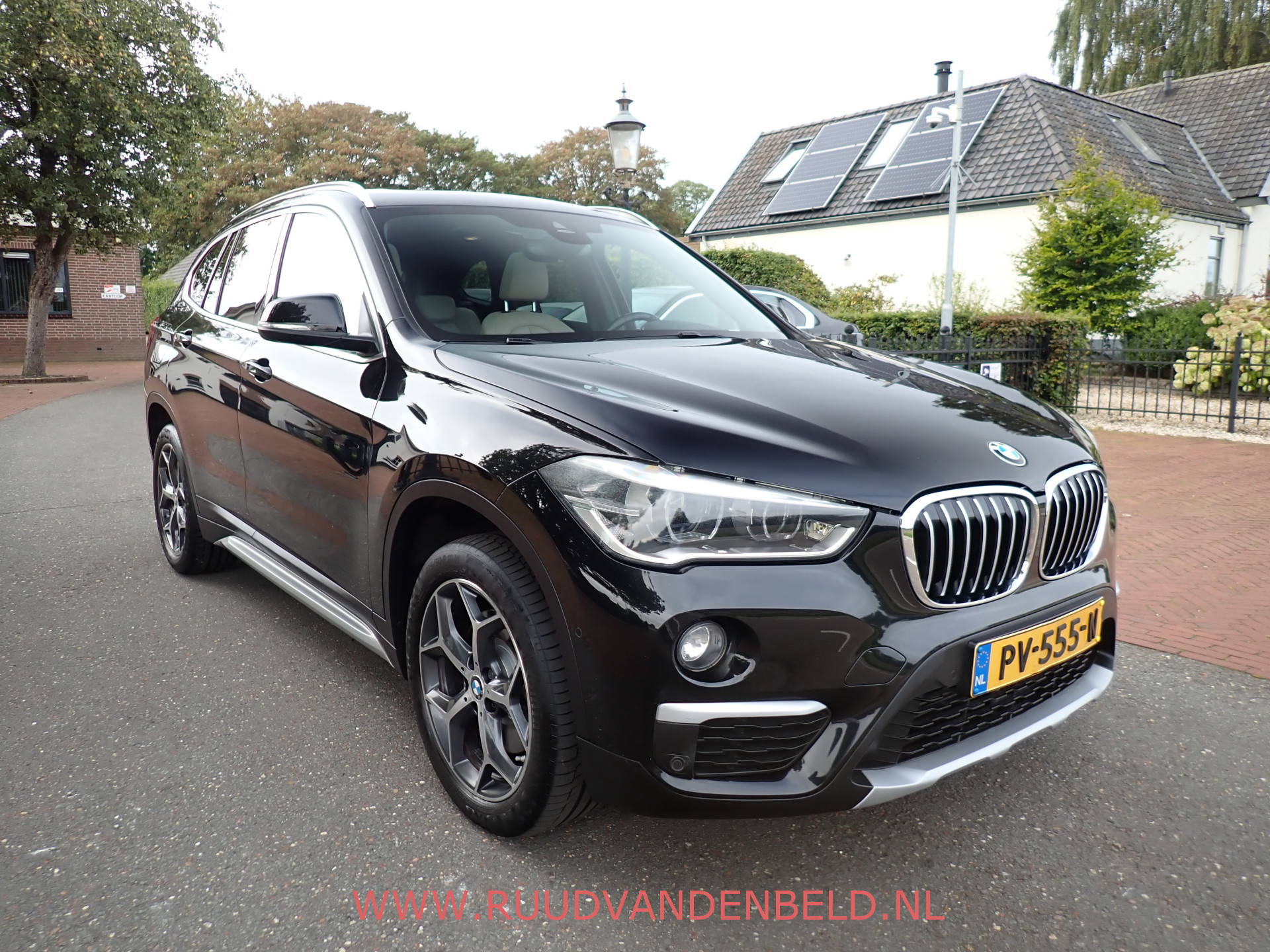 Foto van BMW X1 Xdrive20i