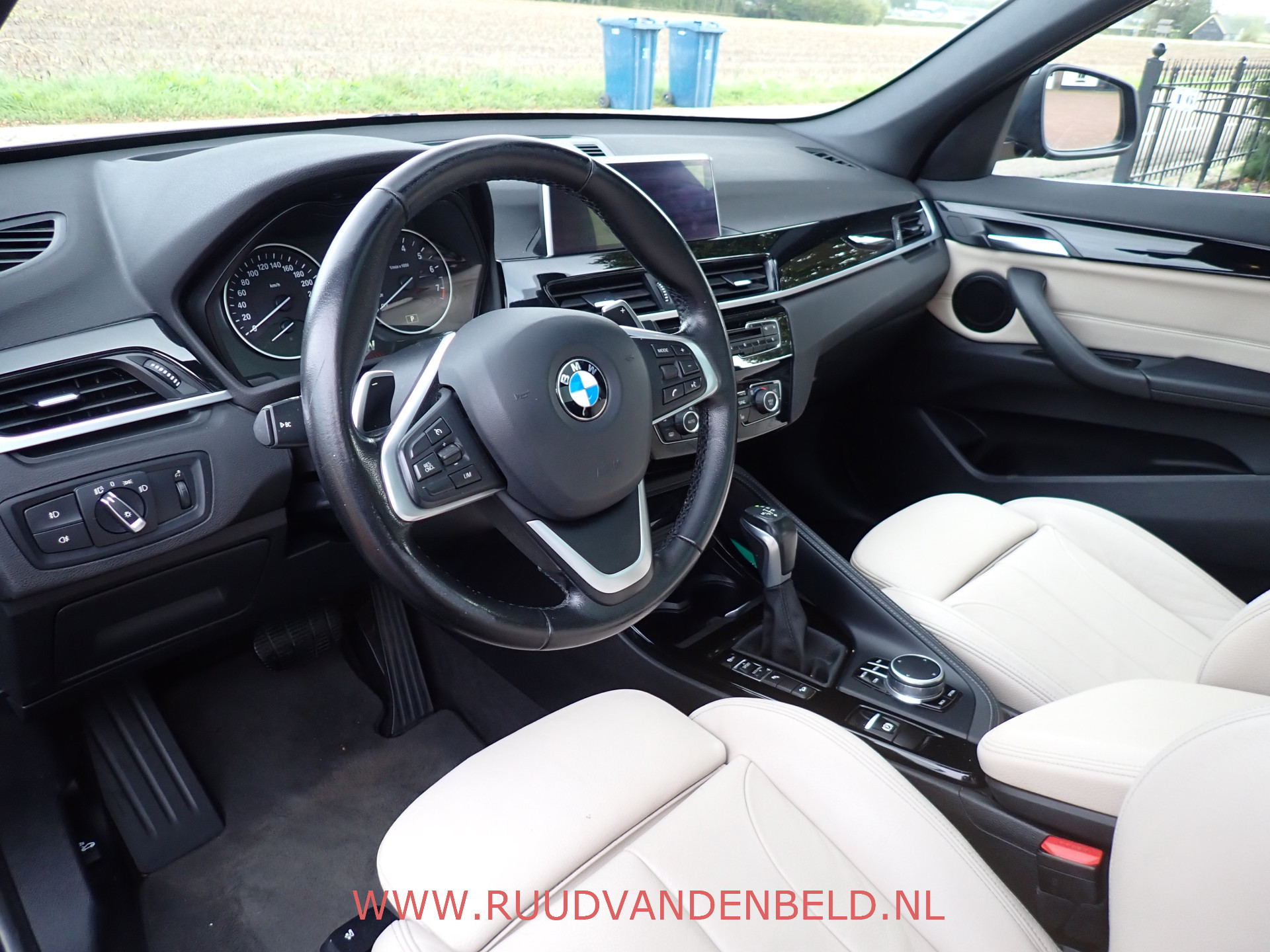 Foto van BMW X1 Xdrive20i