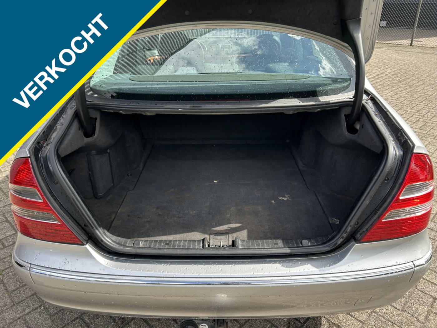 Foto van Mercedes-Benz E 320