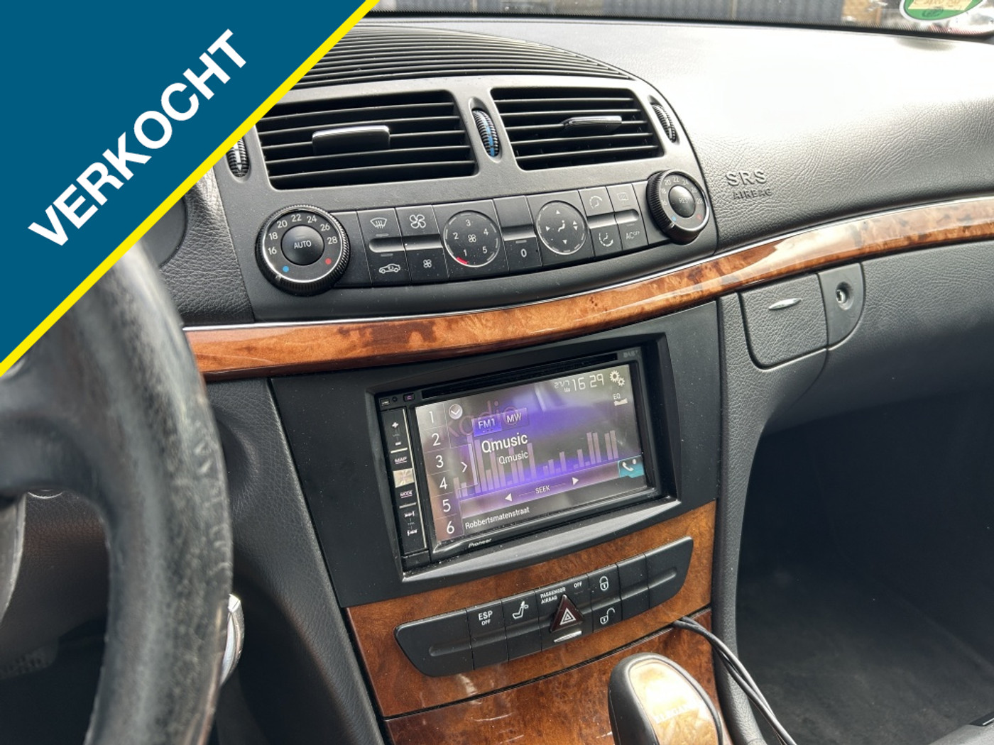 Foto van Mercedes-Benz E 320