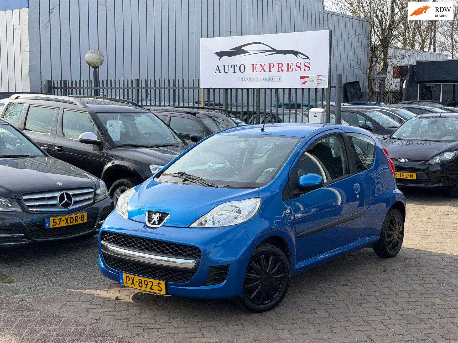 Peugeot 107 1.0-12V Sublime ELEKPAKKET/ LAAG KM 2009 - voorkant