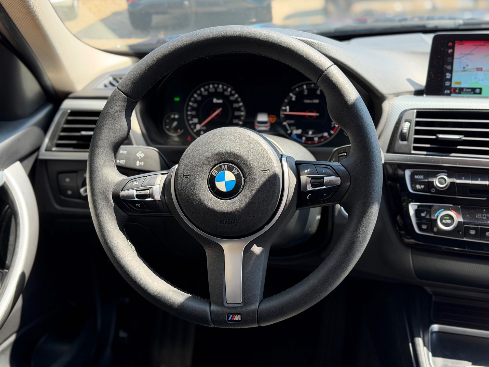 Foto van BMW 330i