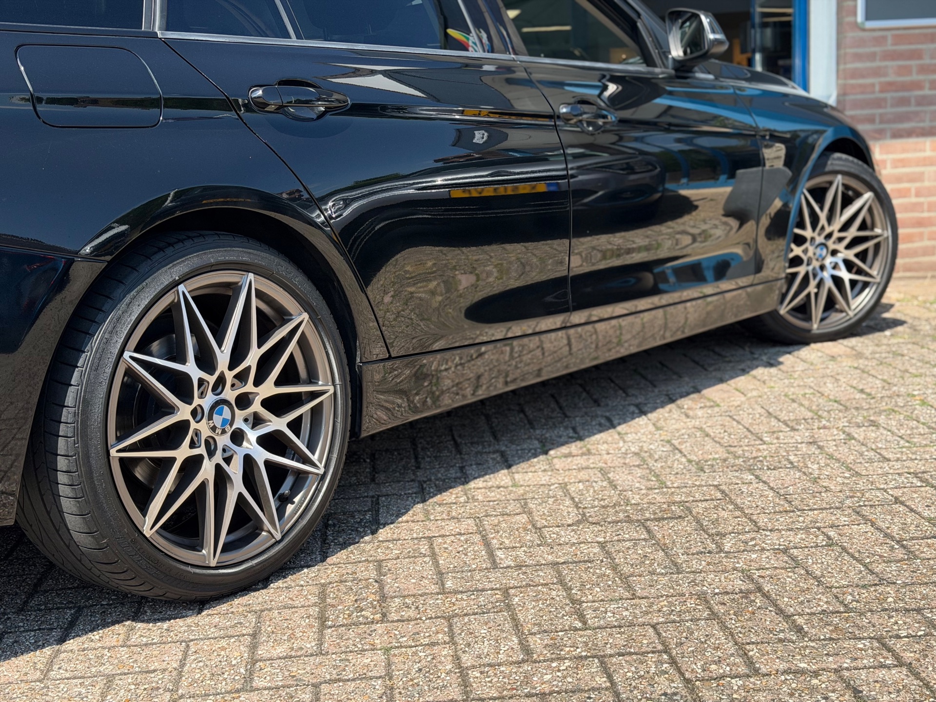 Foto van BMW 330i