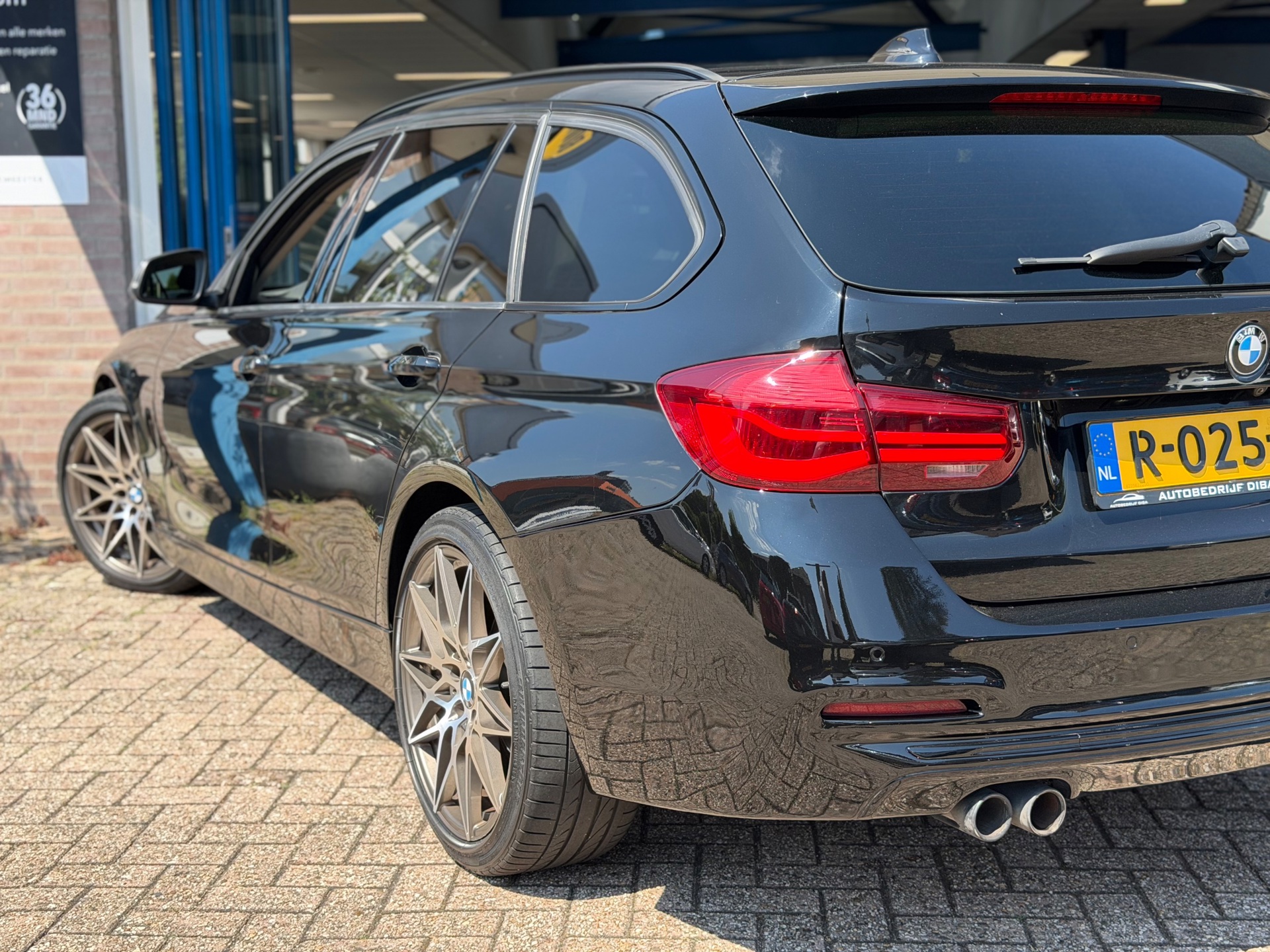 Foto van BMW 330i
