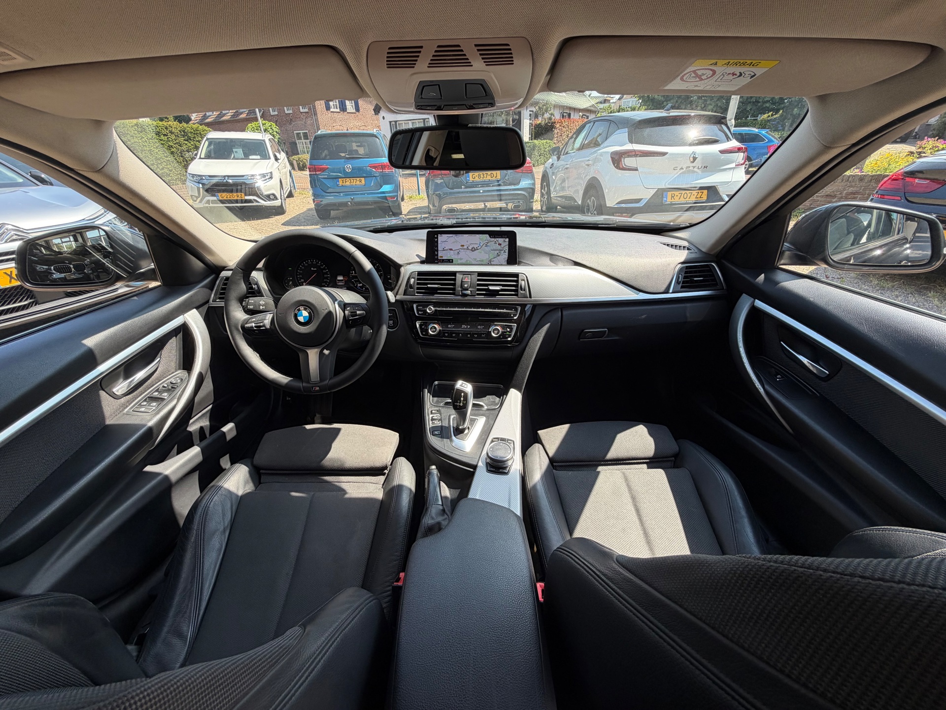 Foto van BMW 330i