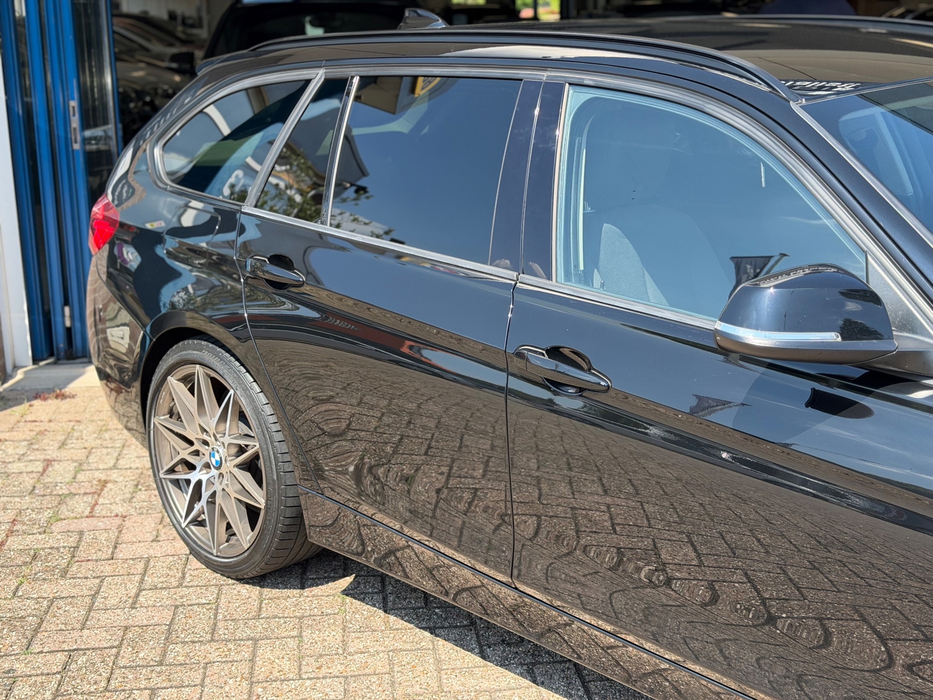 Foto van BMW 330i