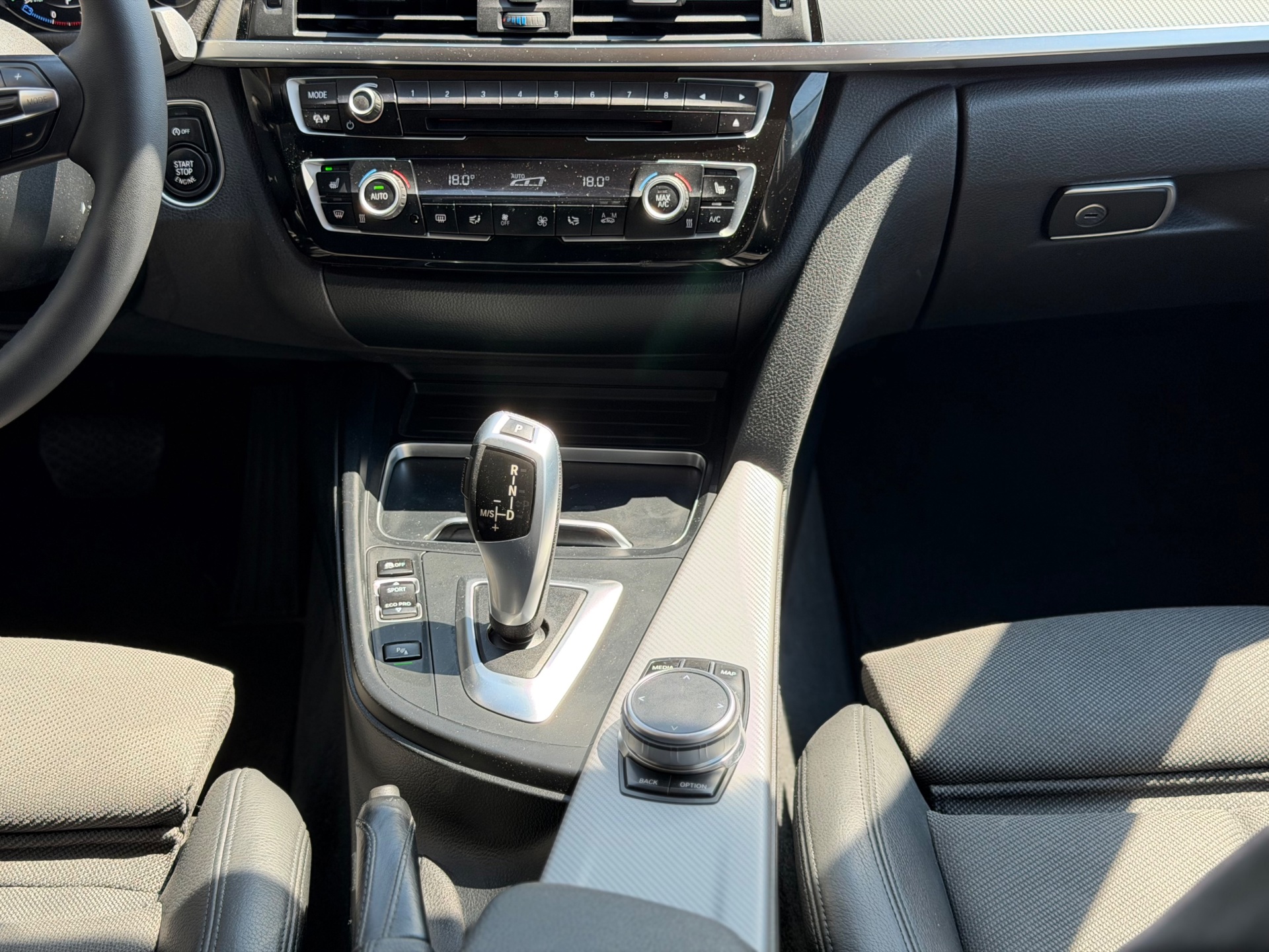 Foto van BMW 330i