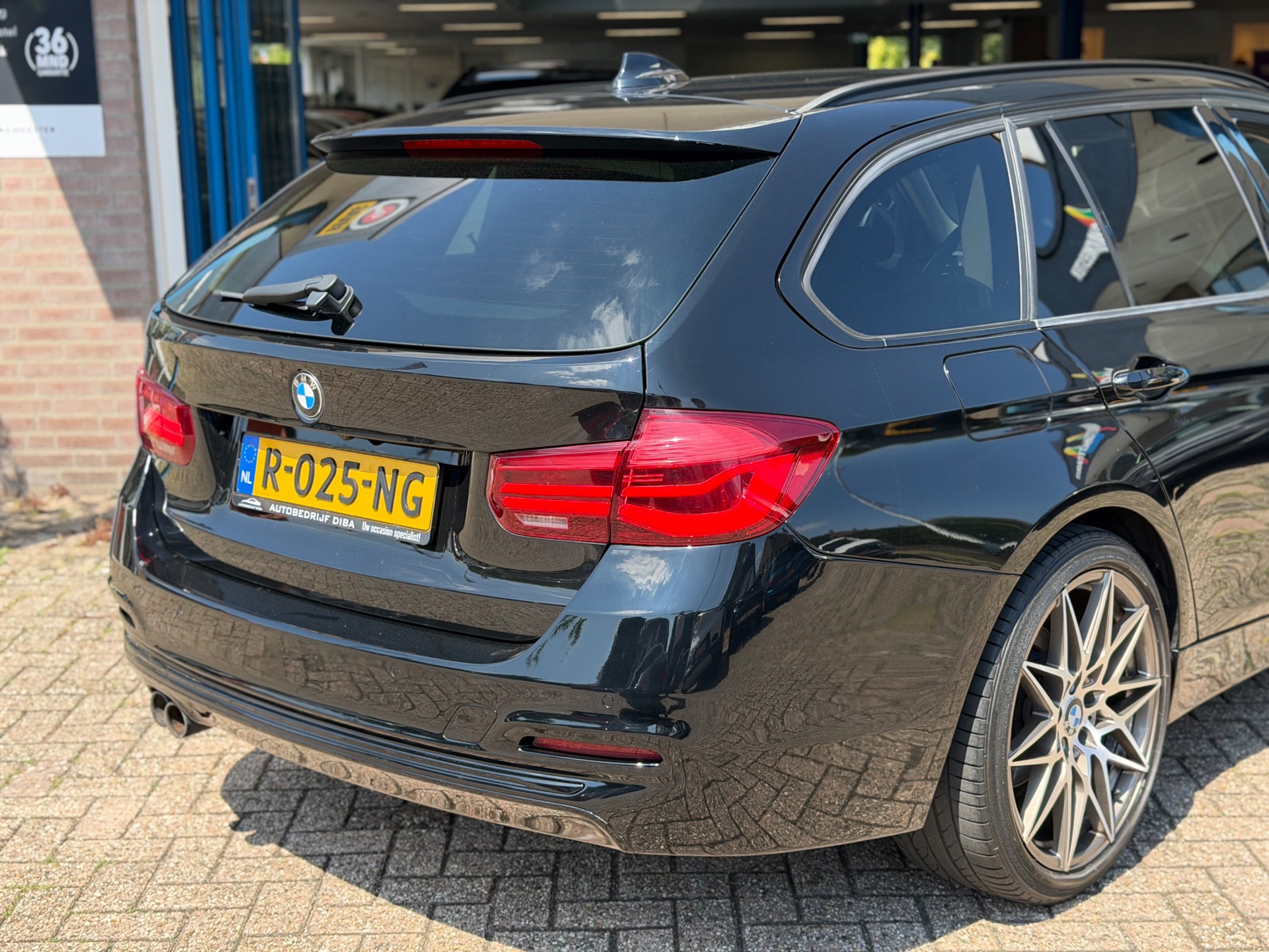 Foto van BMW 330i