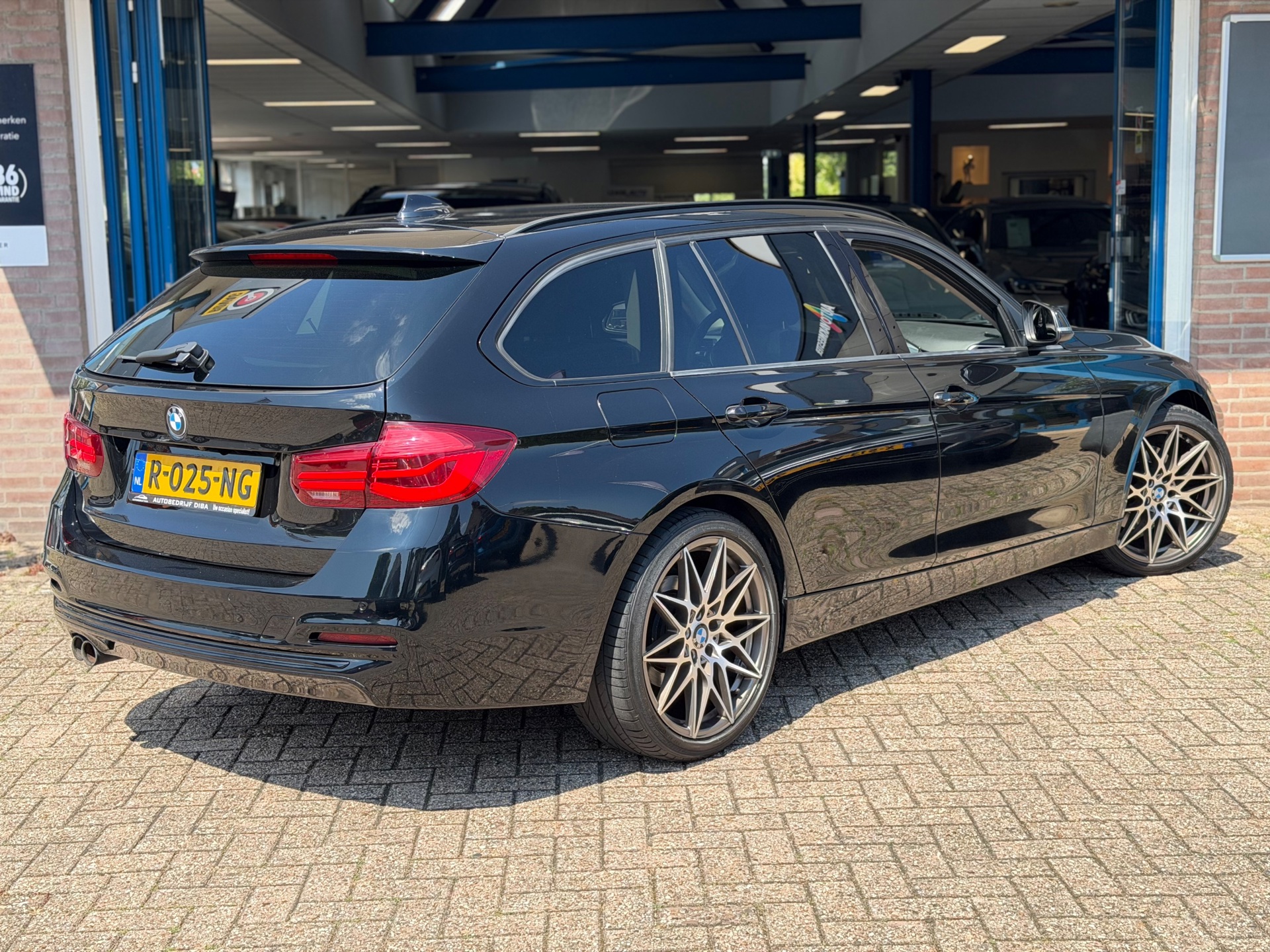 Foto van BMW 330i