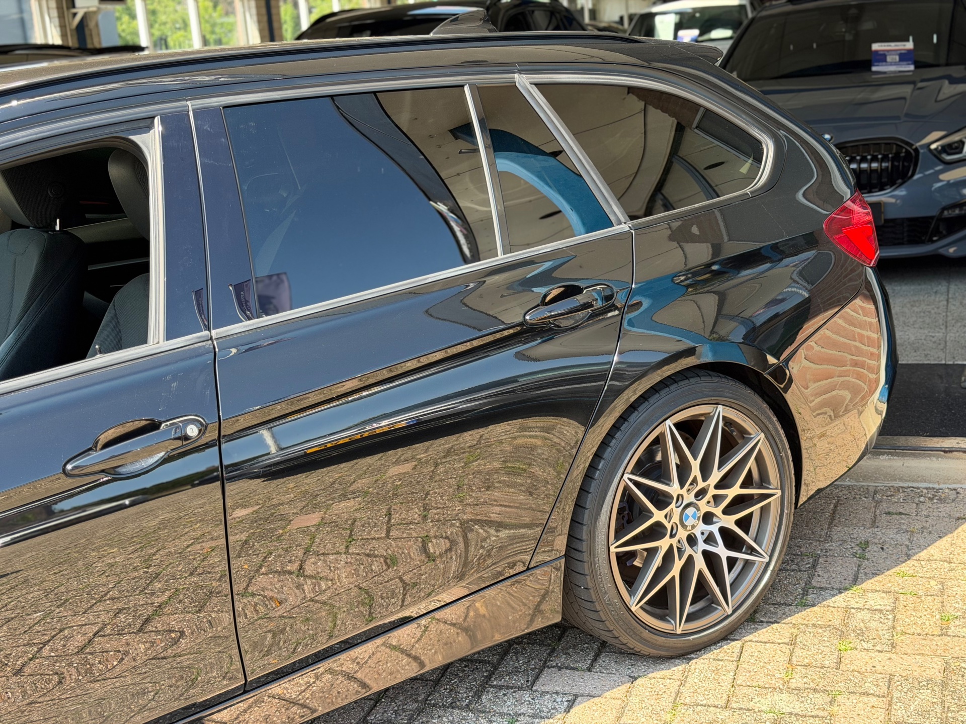 Foto van BMW 330i