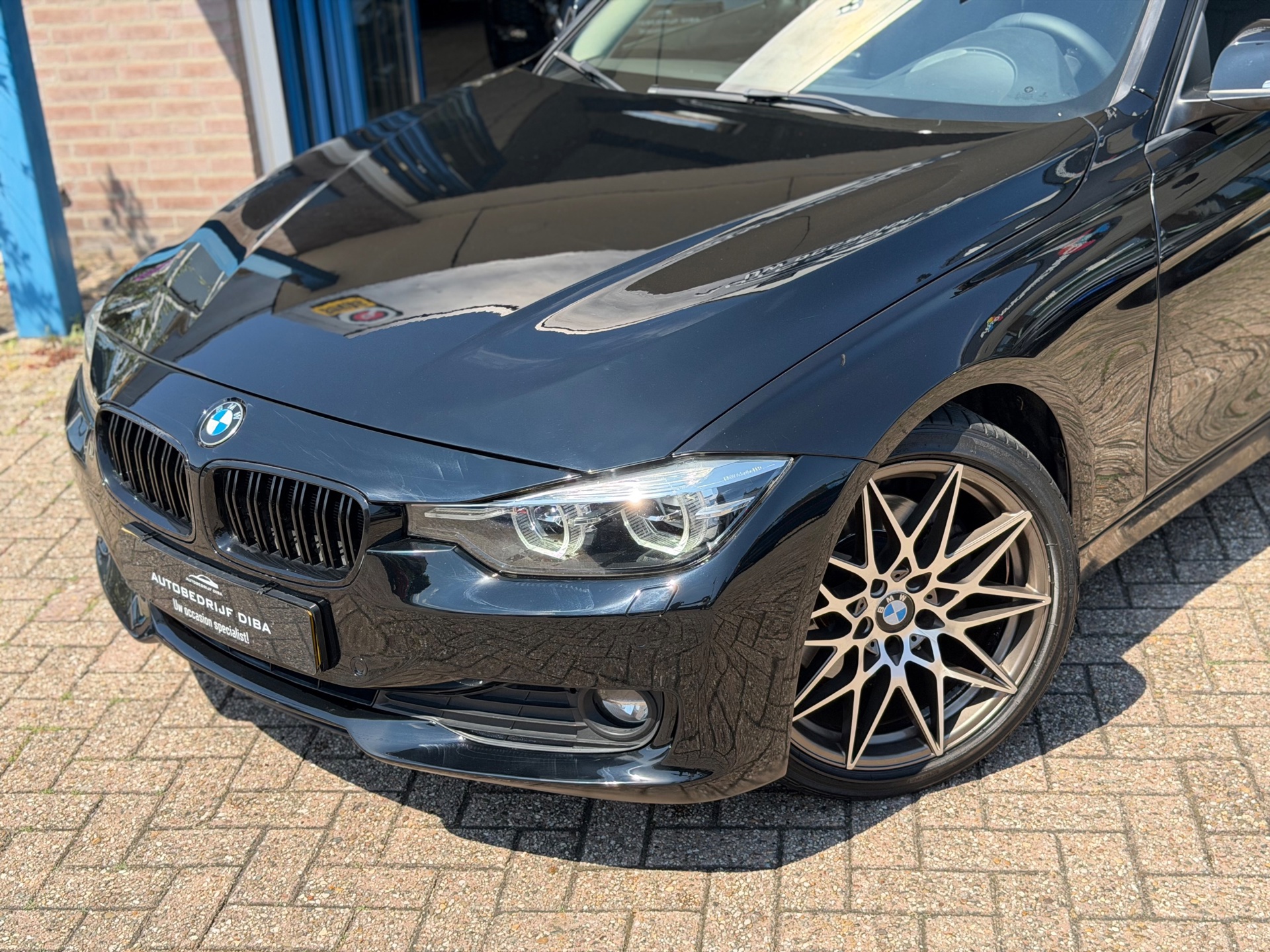 Foto van BMW 330i