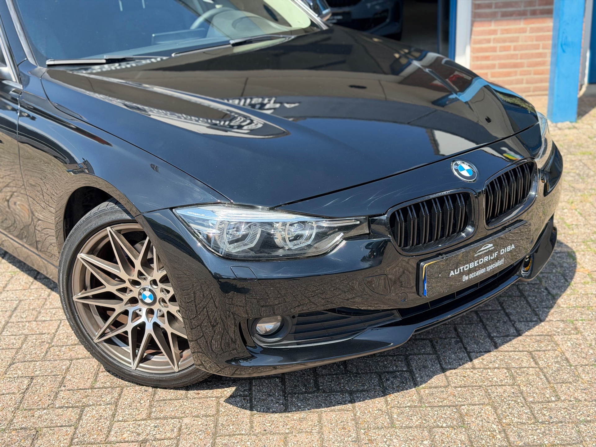 Foto van BMW 330i