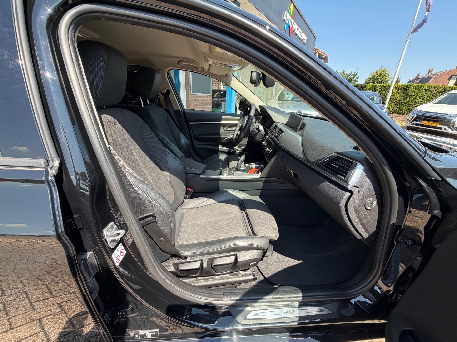 Foto van BMW 330i