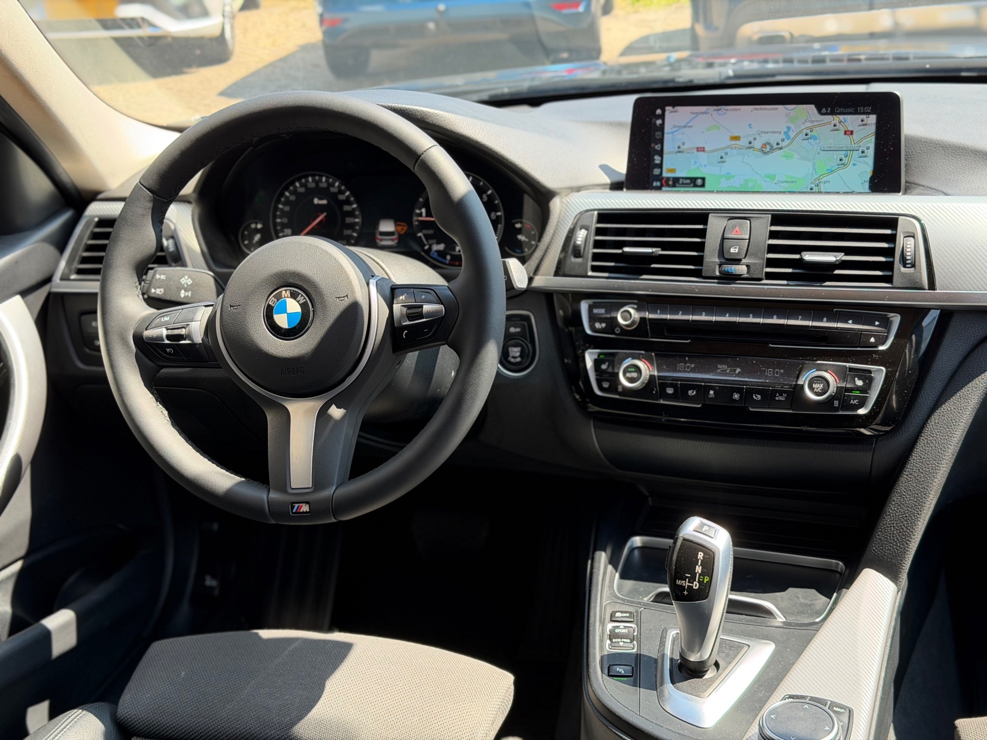 Foto van BMW 330i