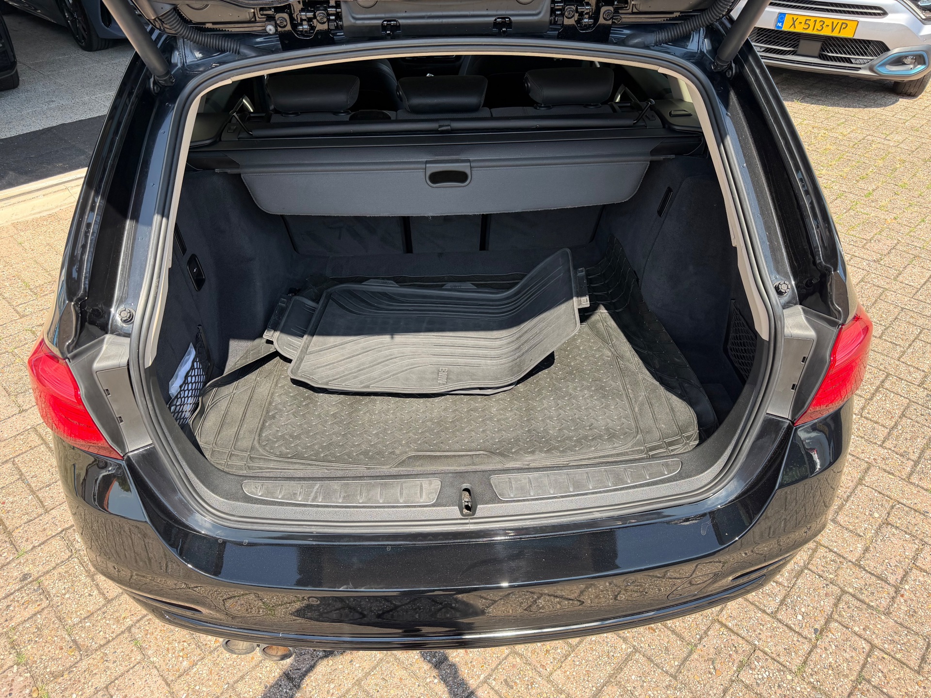 Foto van BMW 330i