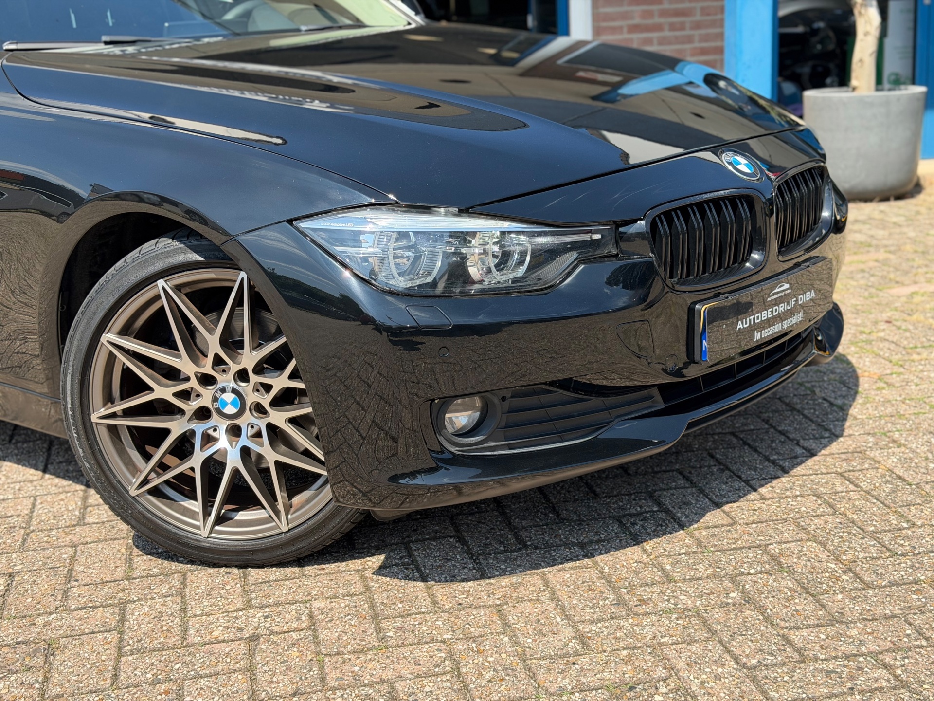Foto van BMW 330i