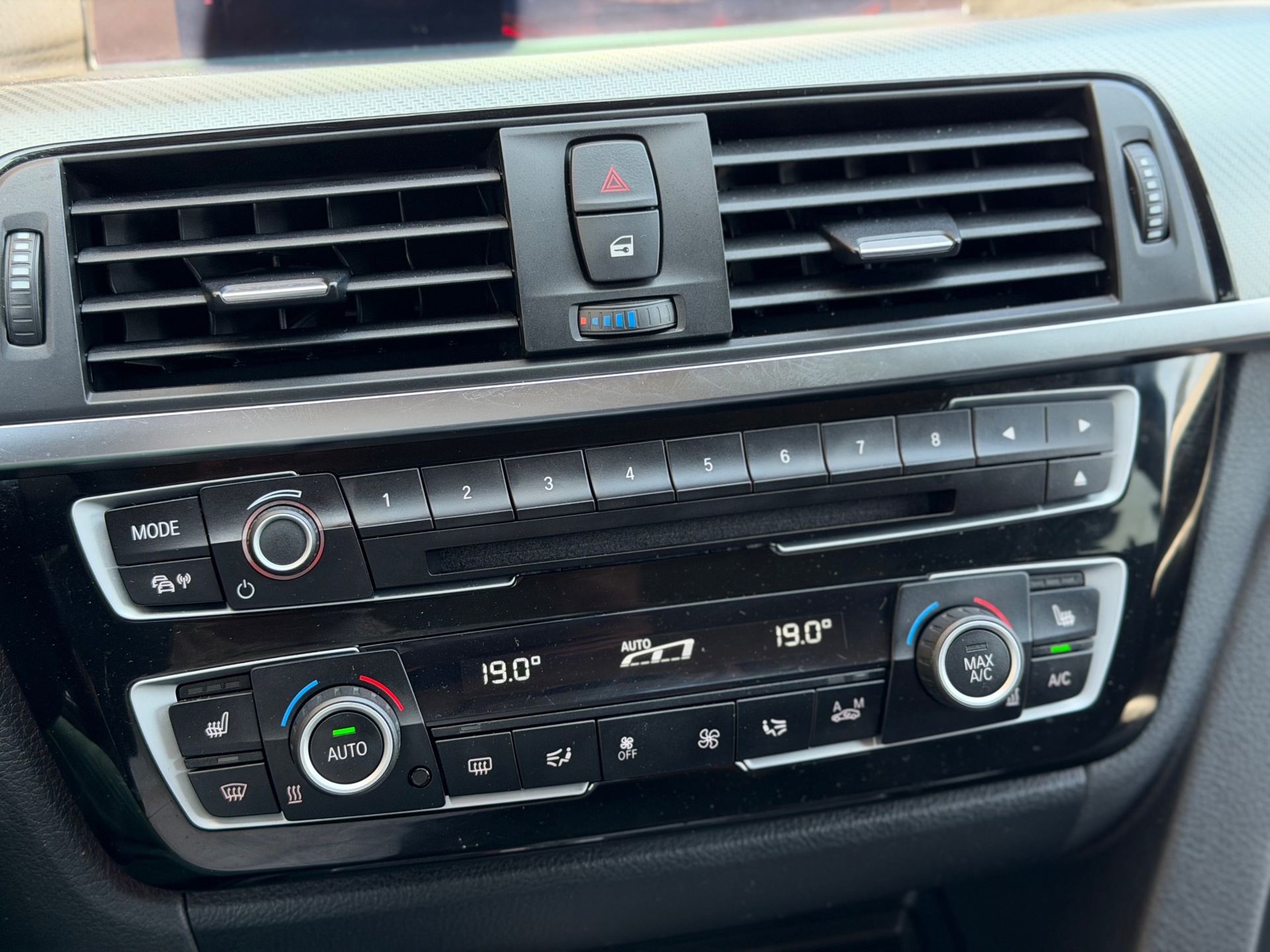 Foto van BMW 330i
