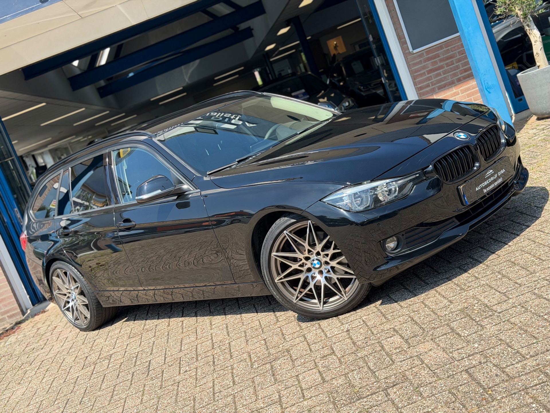 Foto van BMW 330i