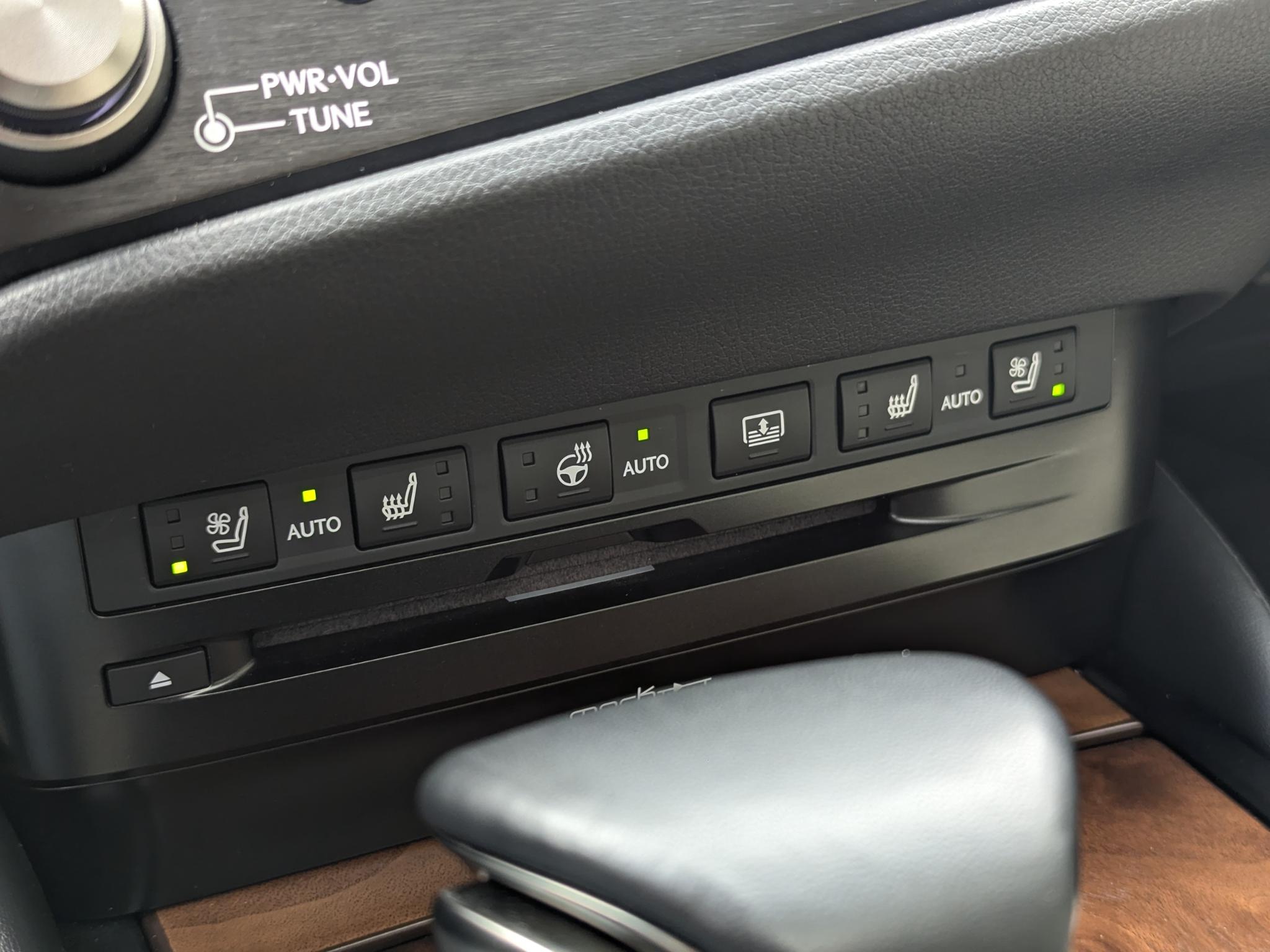 Foto van Lexus Lexus Es300h