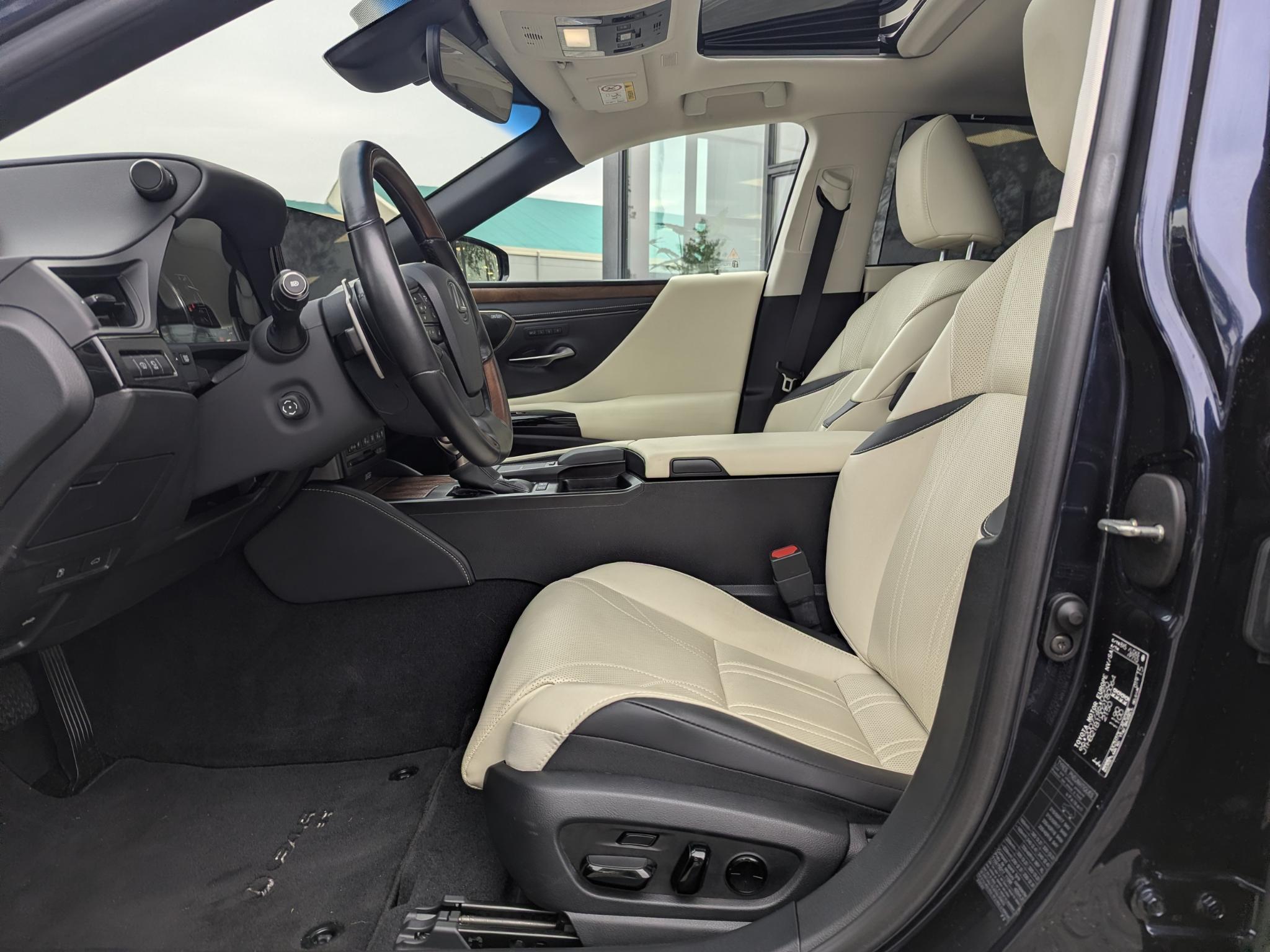 Foto van Lexus Lexus Es300h
