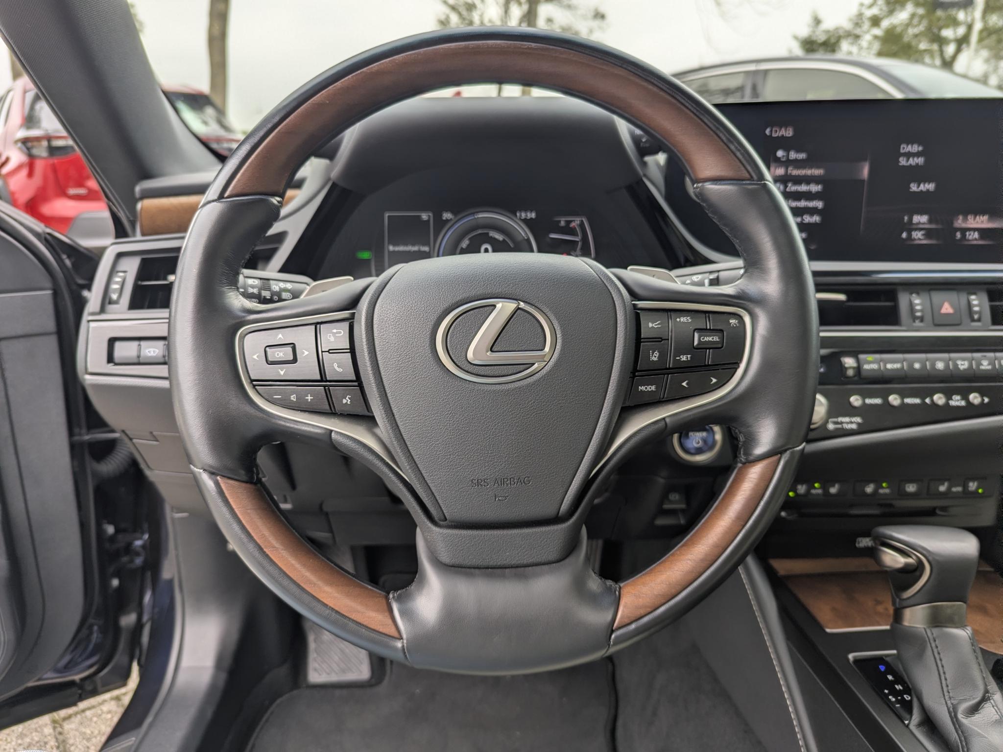 Foto van Lexus Lexus Es300h
