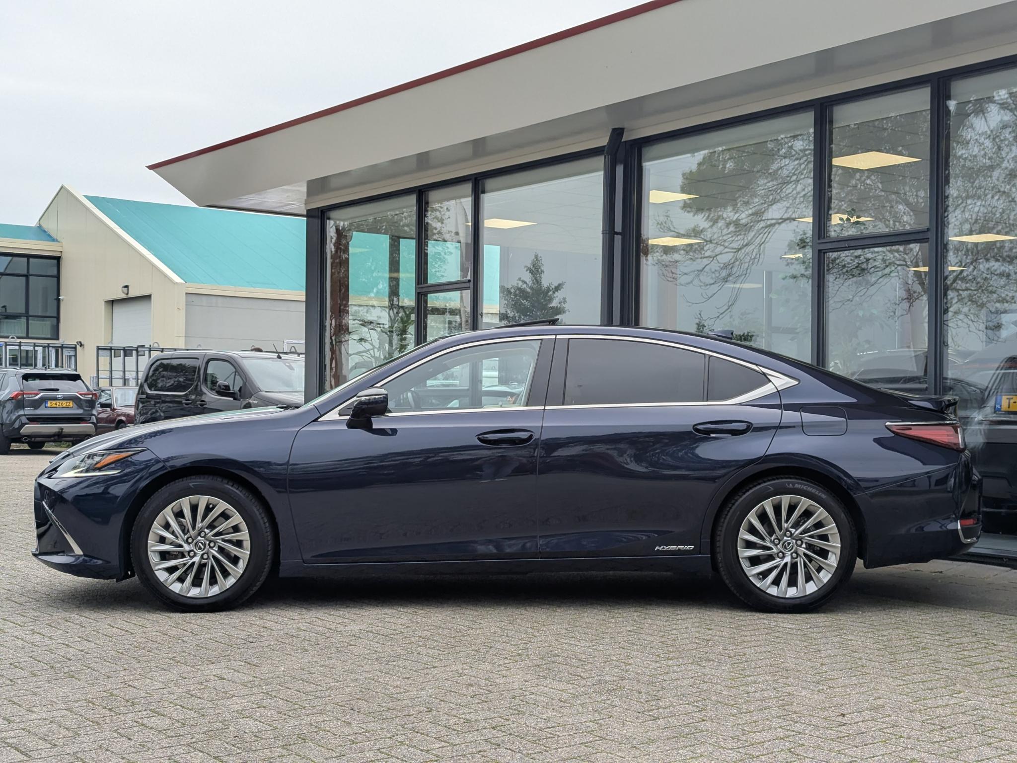 Foto van Lexus Lexus Es300h