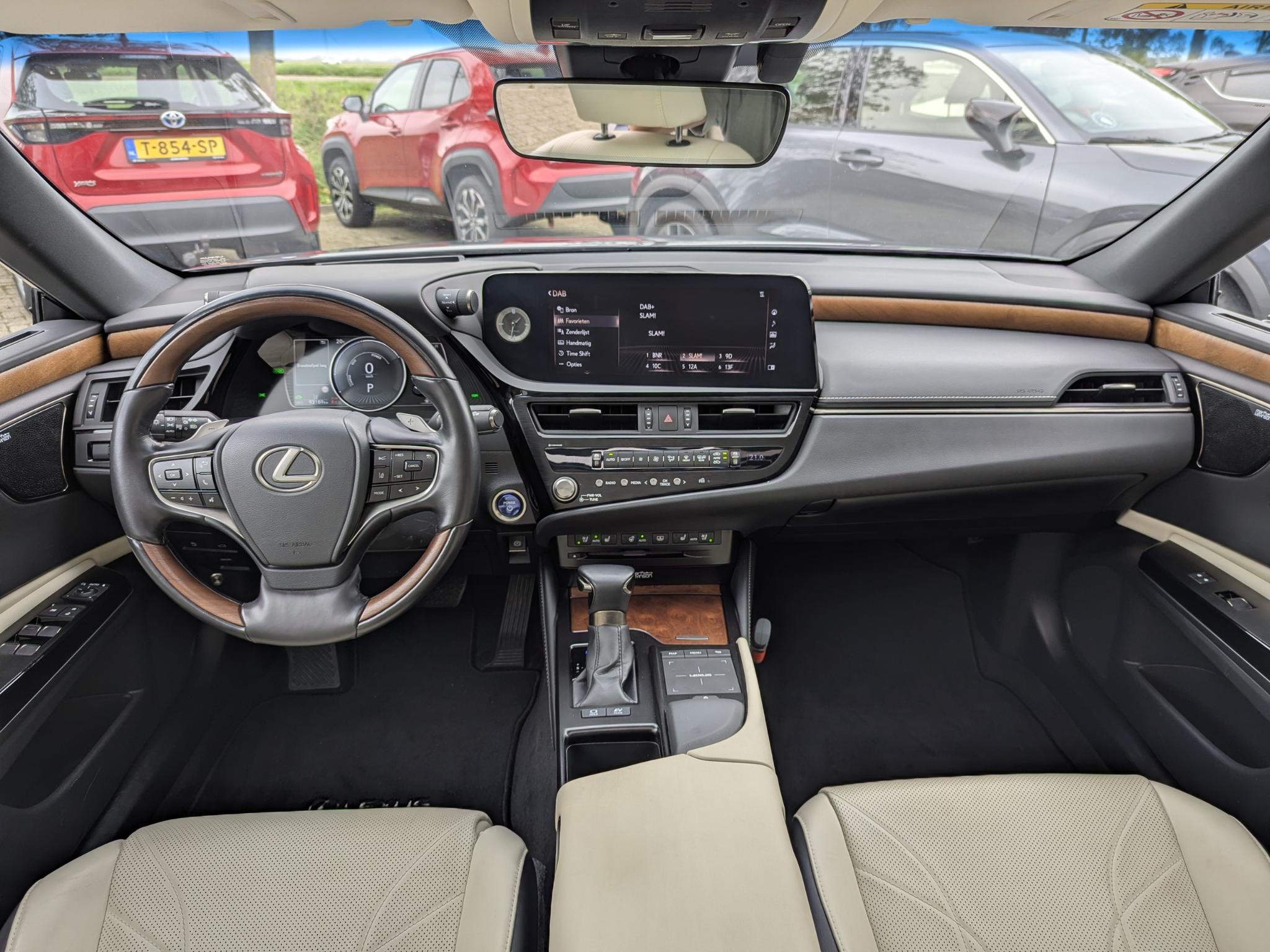 Foto van Lexus Lexus Es300h