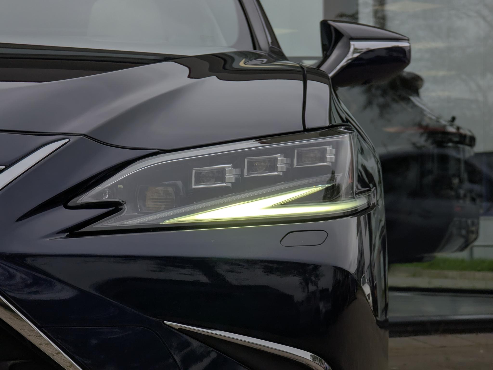 Foto van Lexus Lexus Es300h
