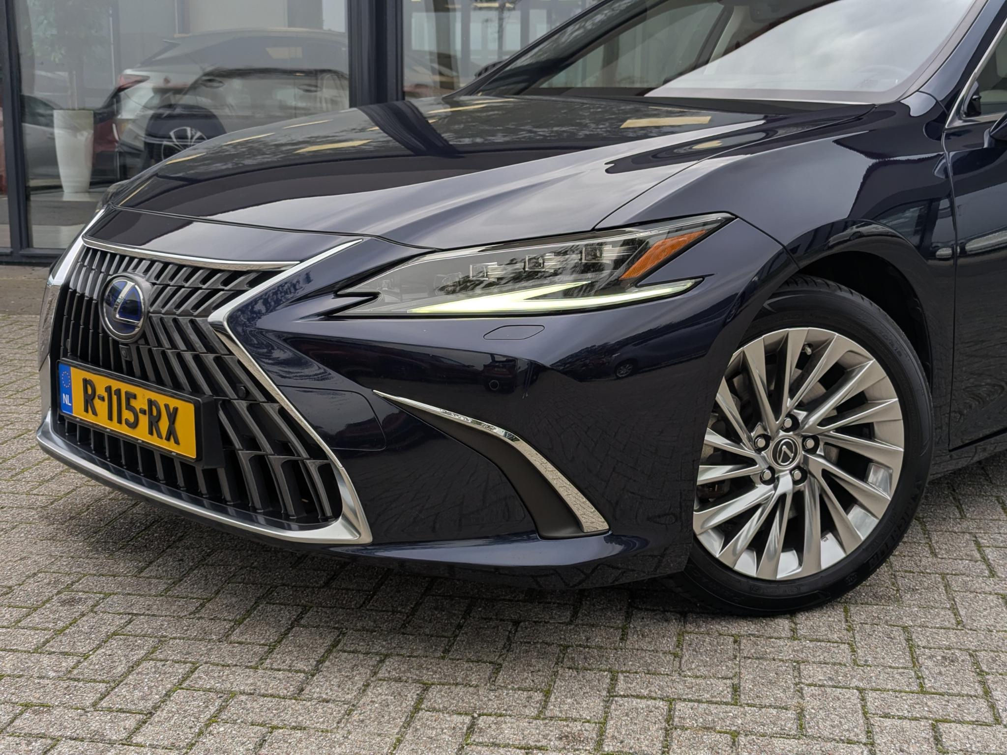 Foto van Lexus Lexus Es300h