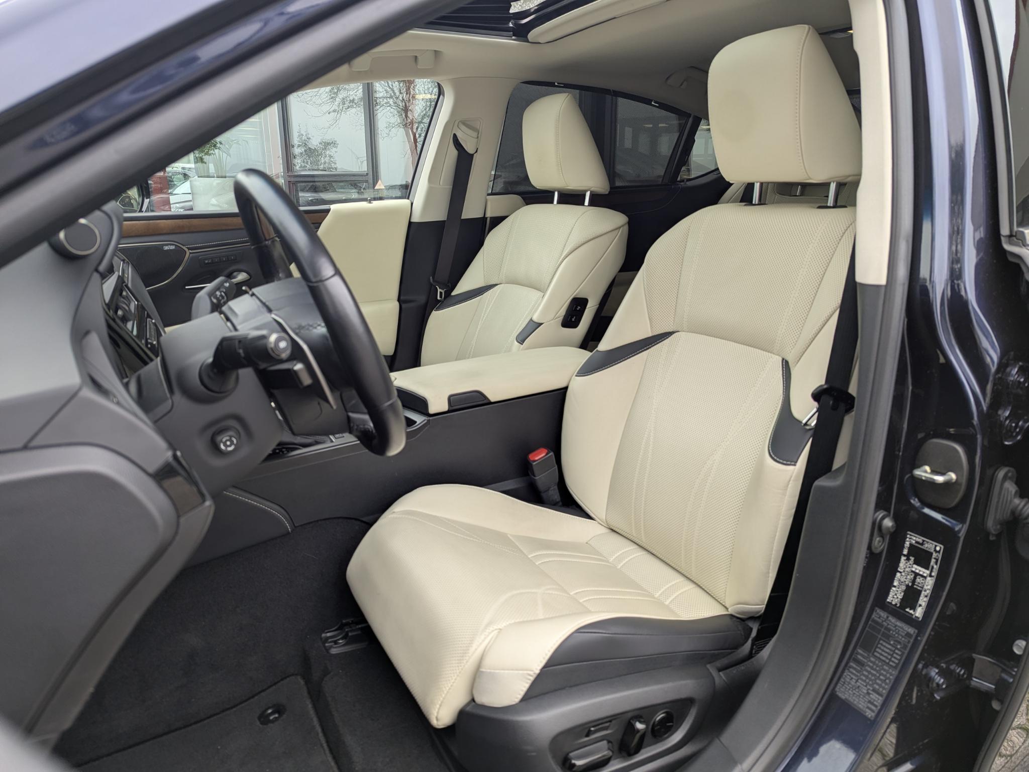 Foto van Lexus Lexus Es300h