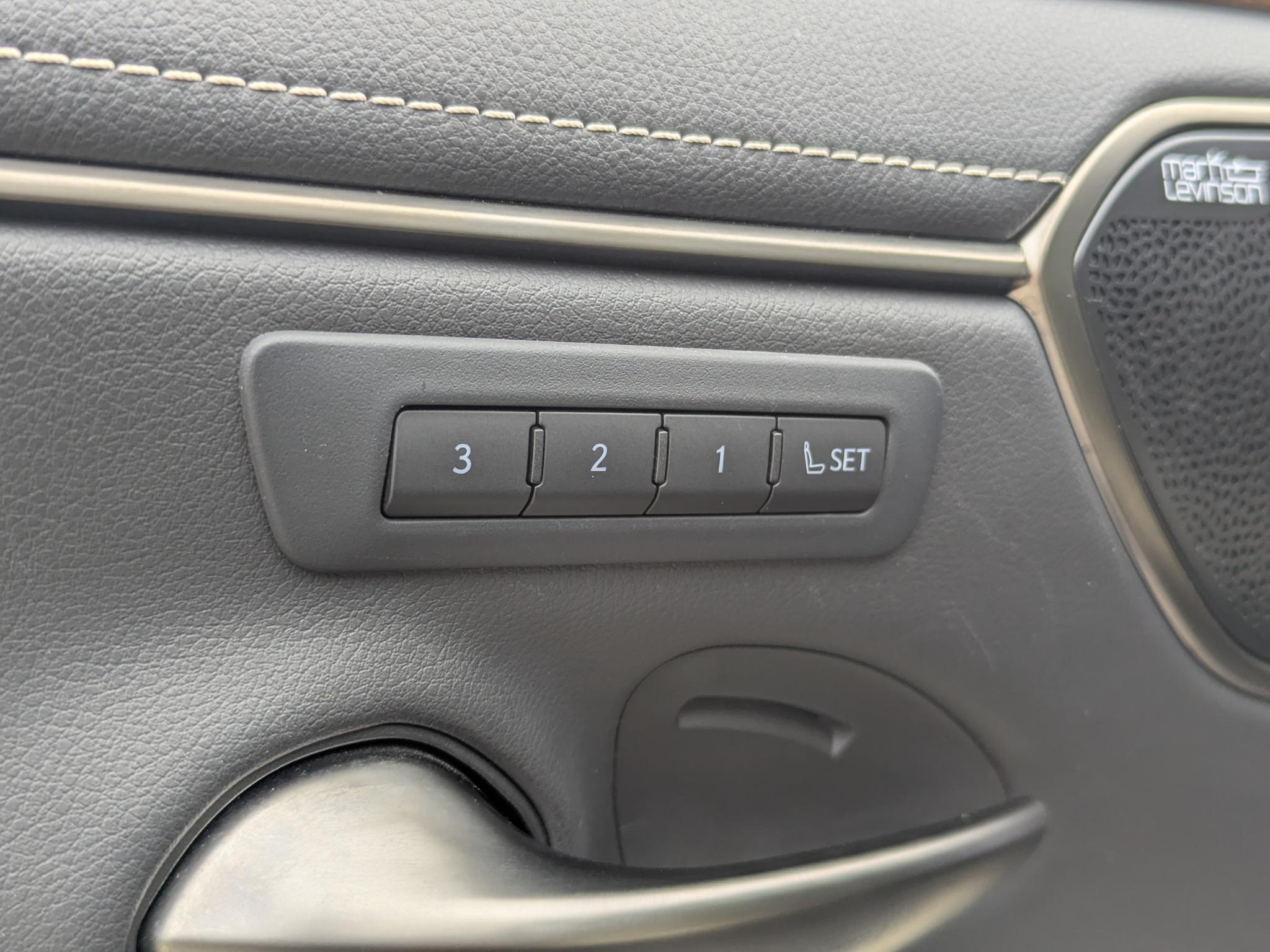 Foto van Lexus Lexus Es300h