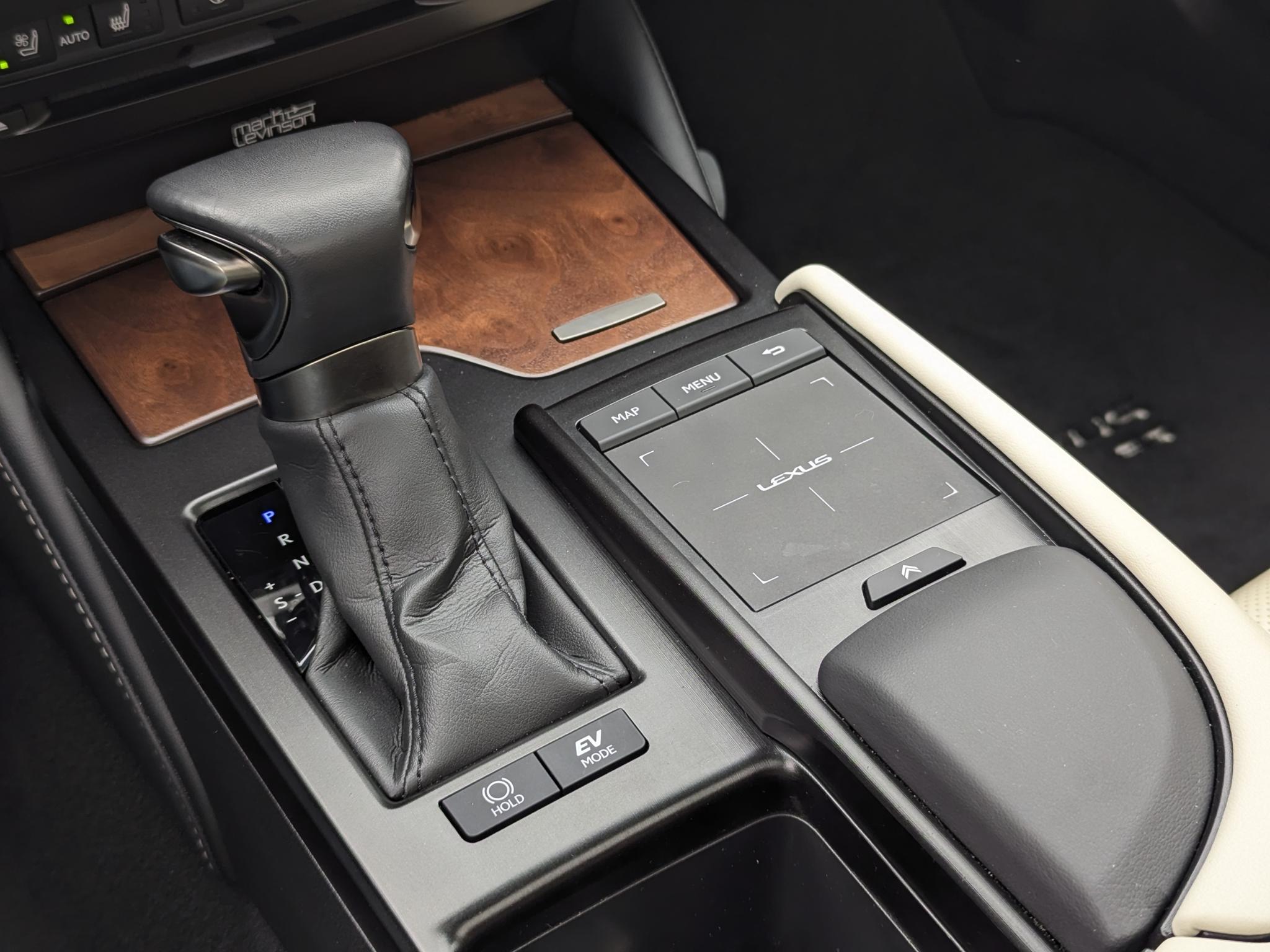 Foto van Lexus Lexus Es300h