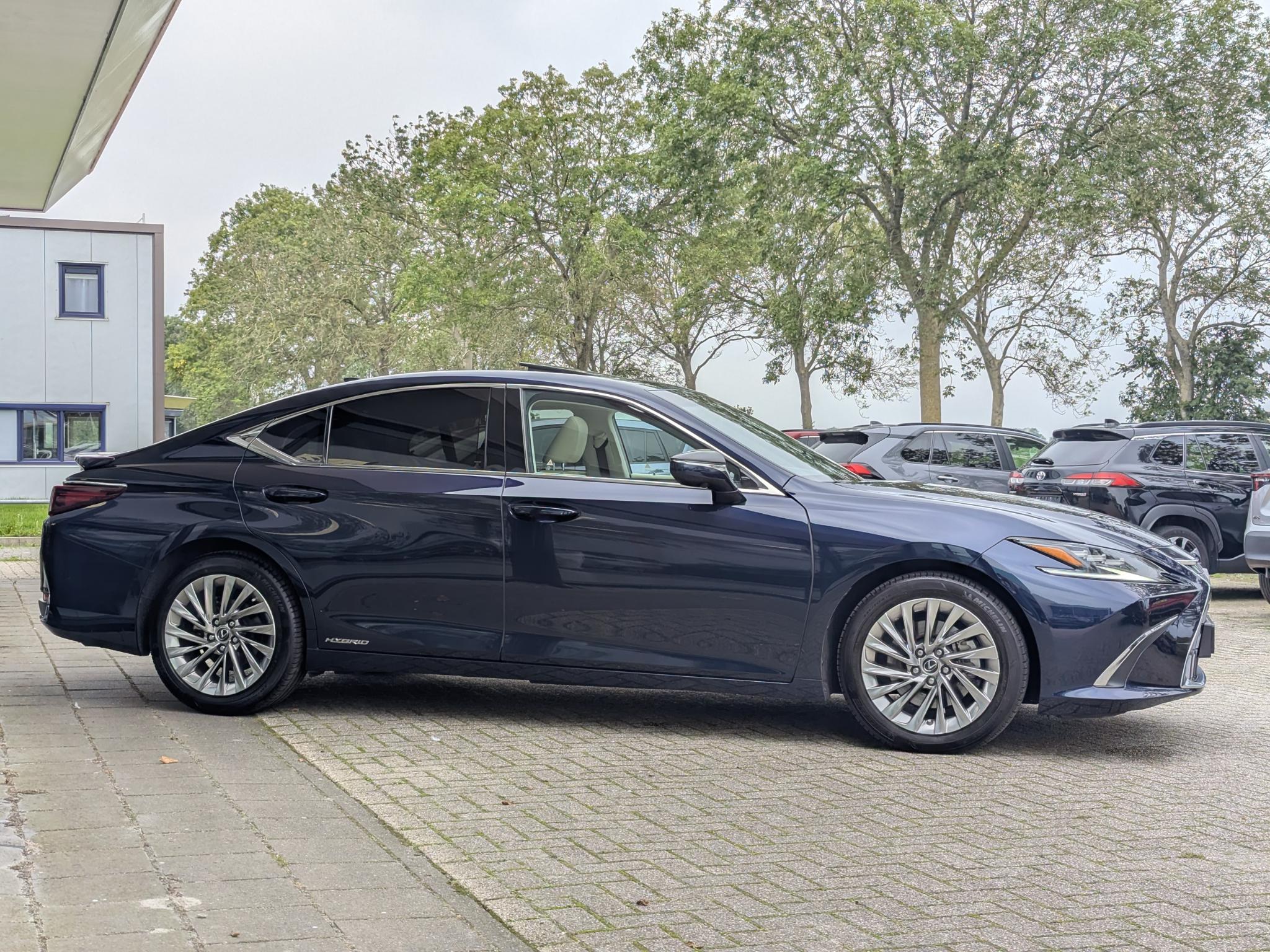 Foto van Lexus Lexus Es300h