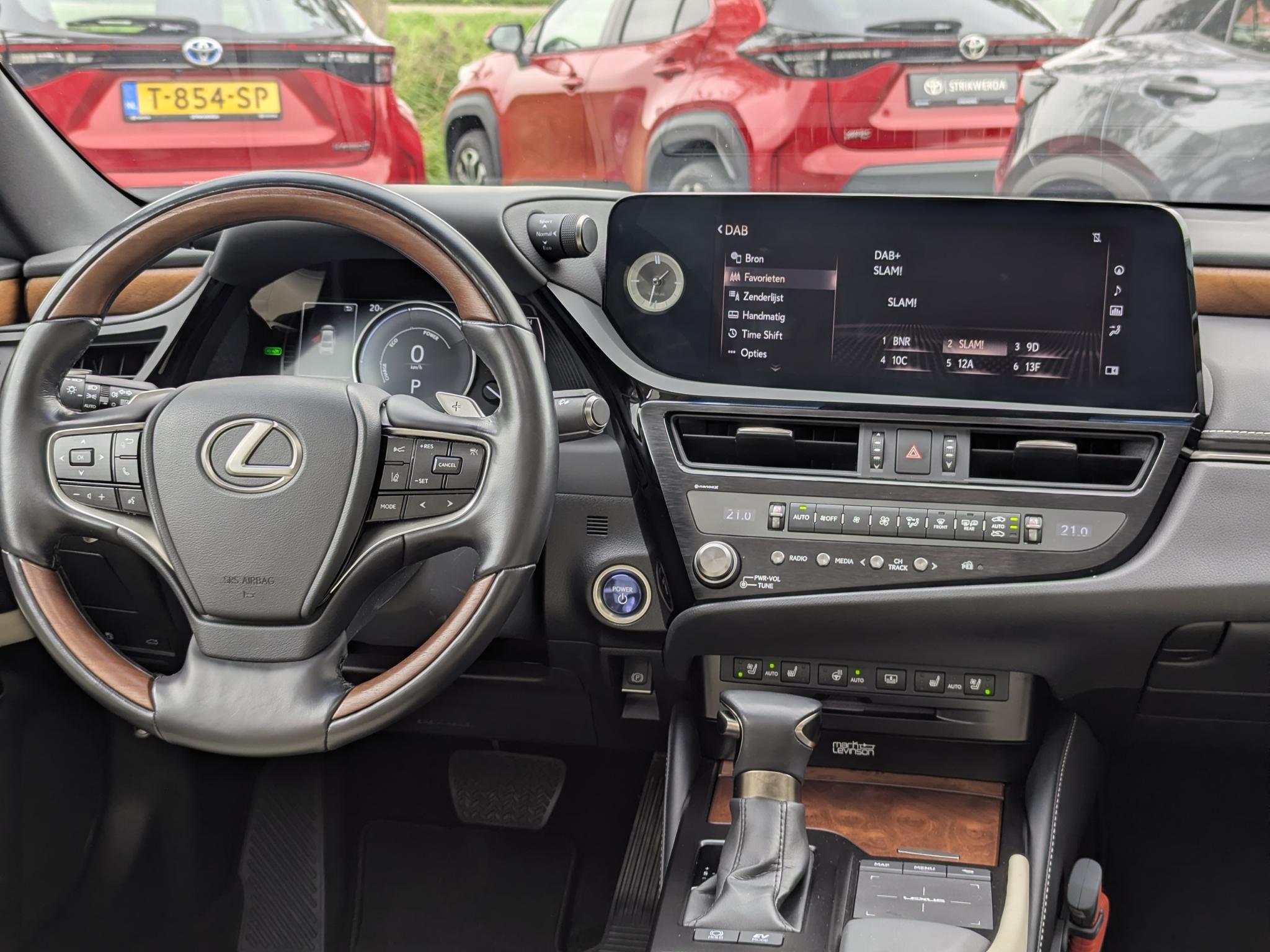 Foto van Lexus Lexus Es300h