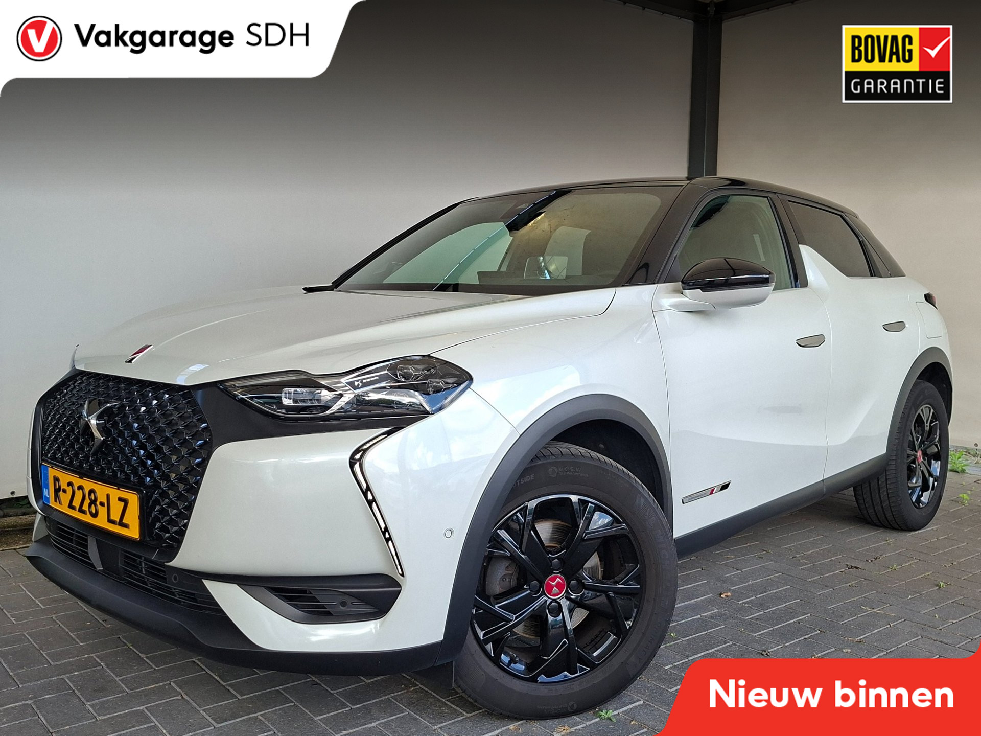 DS Ds3 Crossback 1.2 PureTech So Chic|Stoelverwarming|Adaptive Cruise|Focal Audio|Head Up DisplayParelmoer|Two Tone 2019 - voorkant