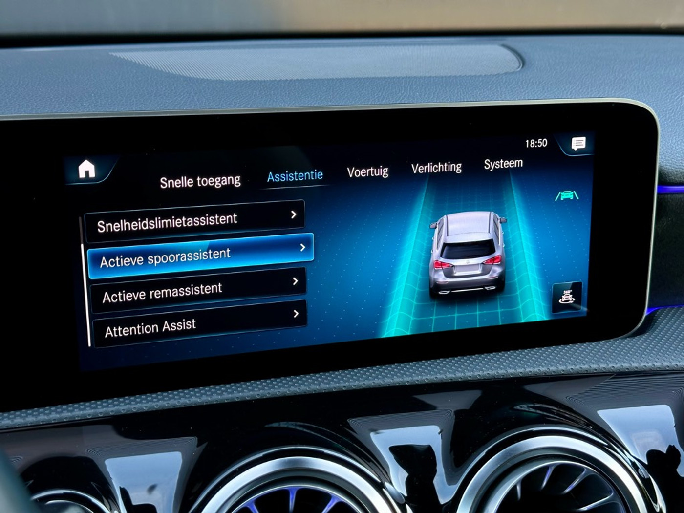 Foto van Mercedes-Benz A 200