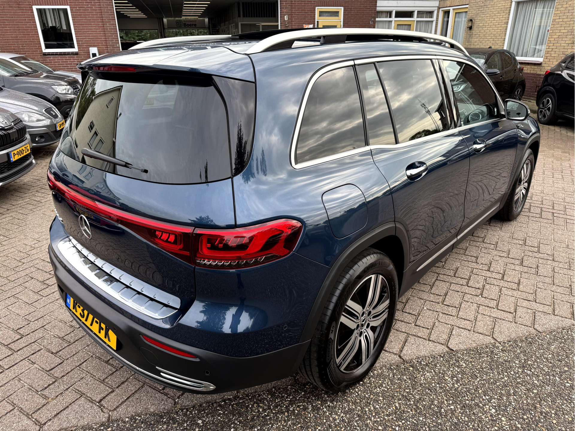Foto van Mercedes-Benz Eqb 250