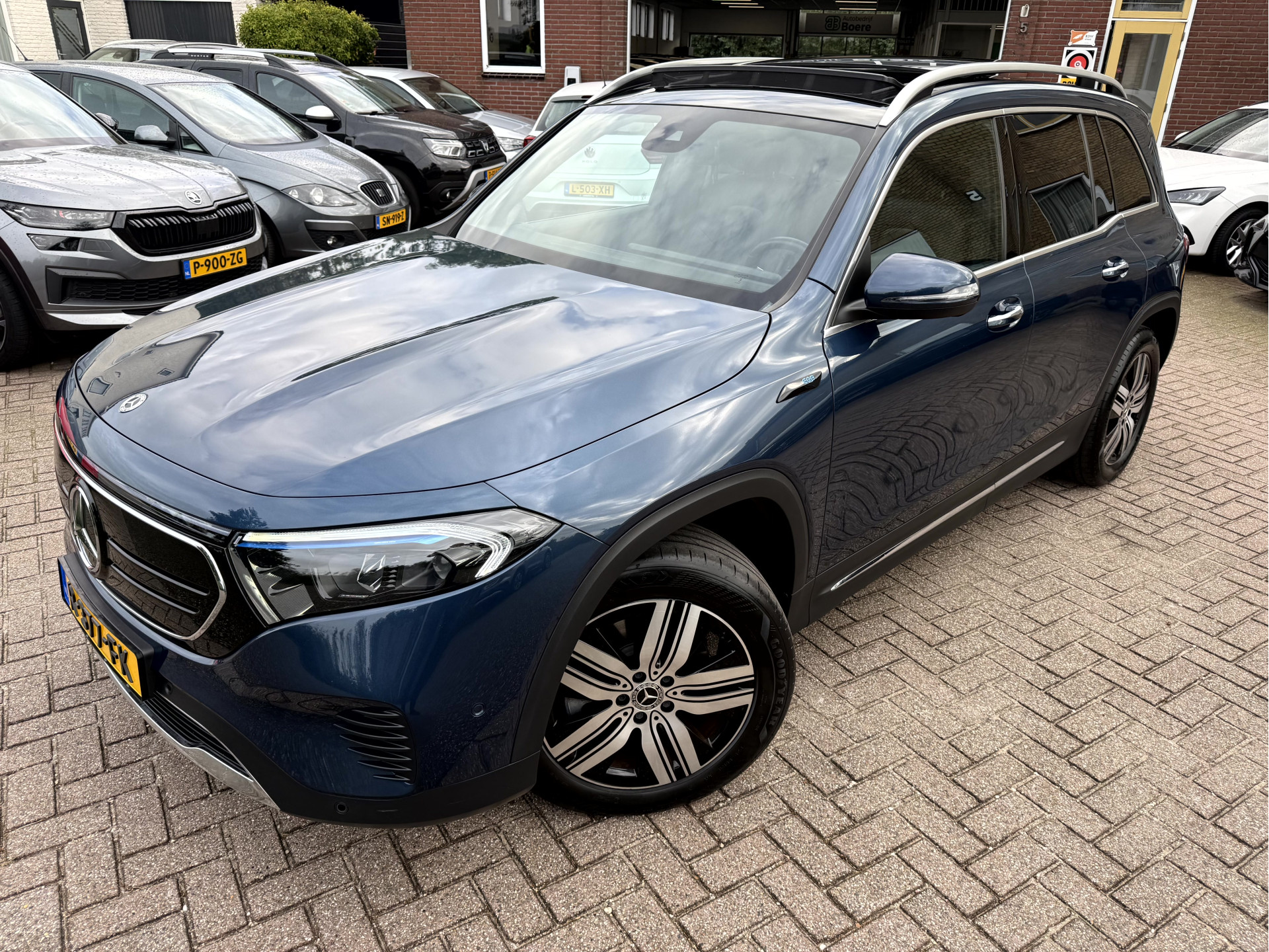 Foto van Mercedes-Benz Eqb 250