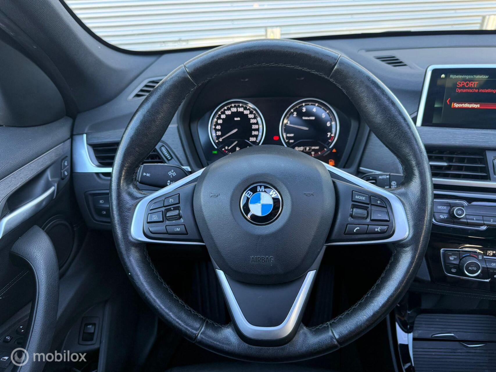 Foto van BMW X1 Sdrive18i