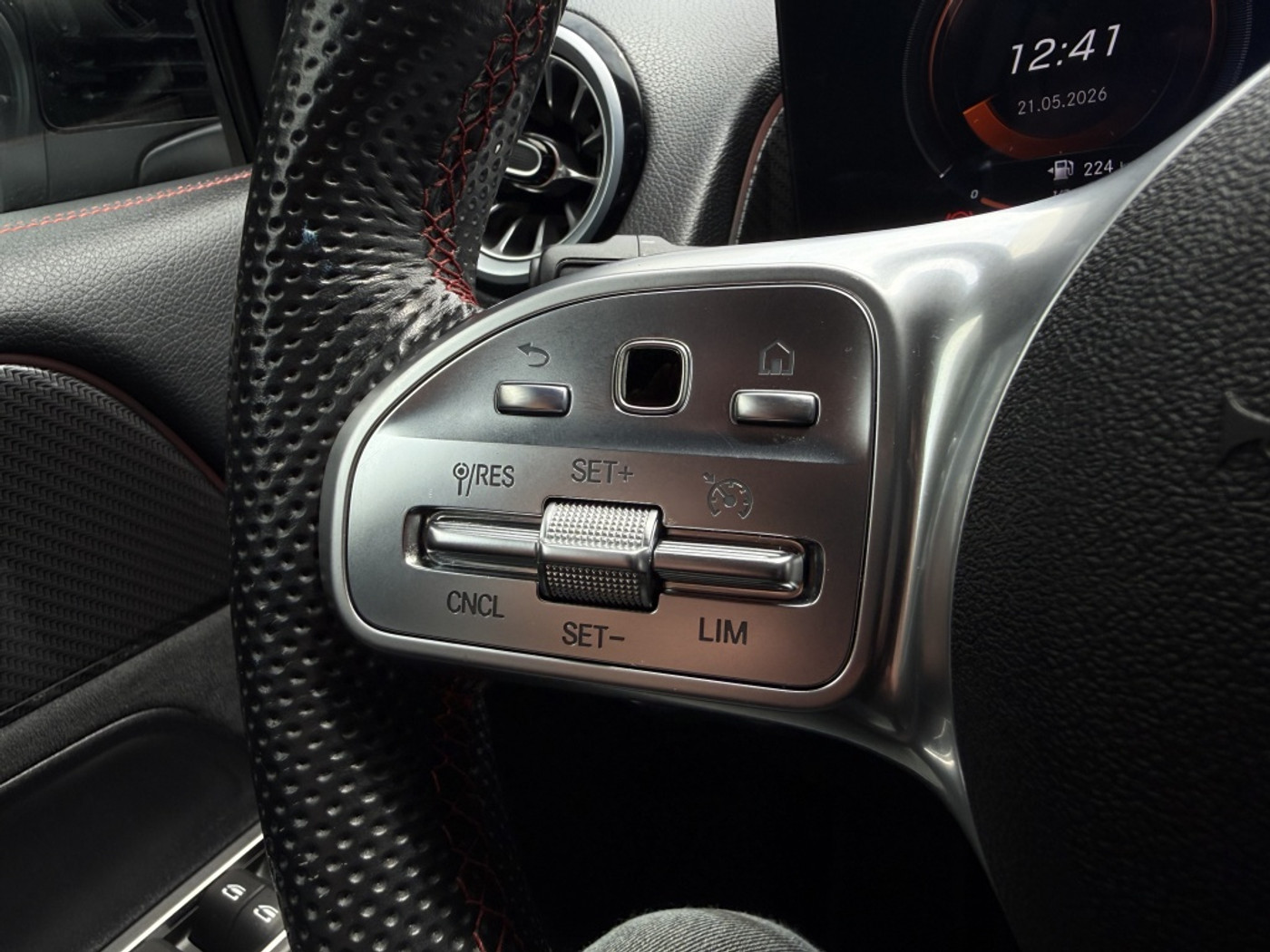 Foto van Mercedes-Benz GLB 180