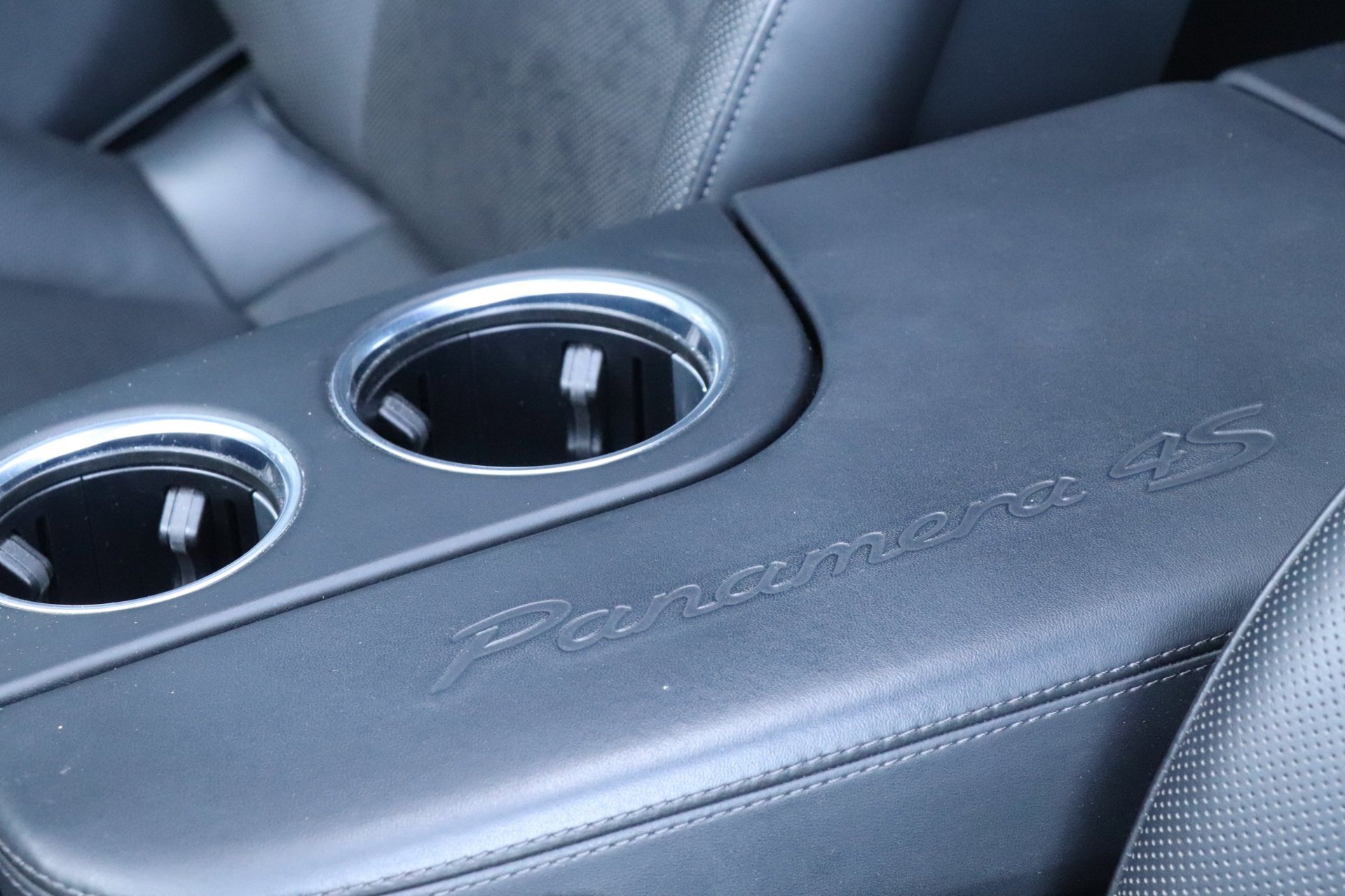 Foto van Porsche Panamera 4s E-hybrid