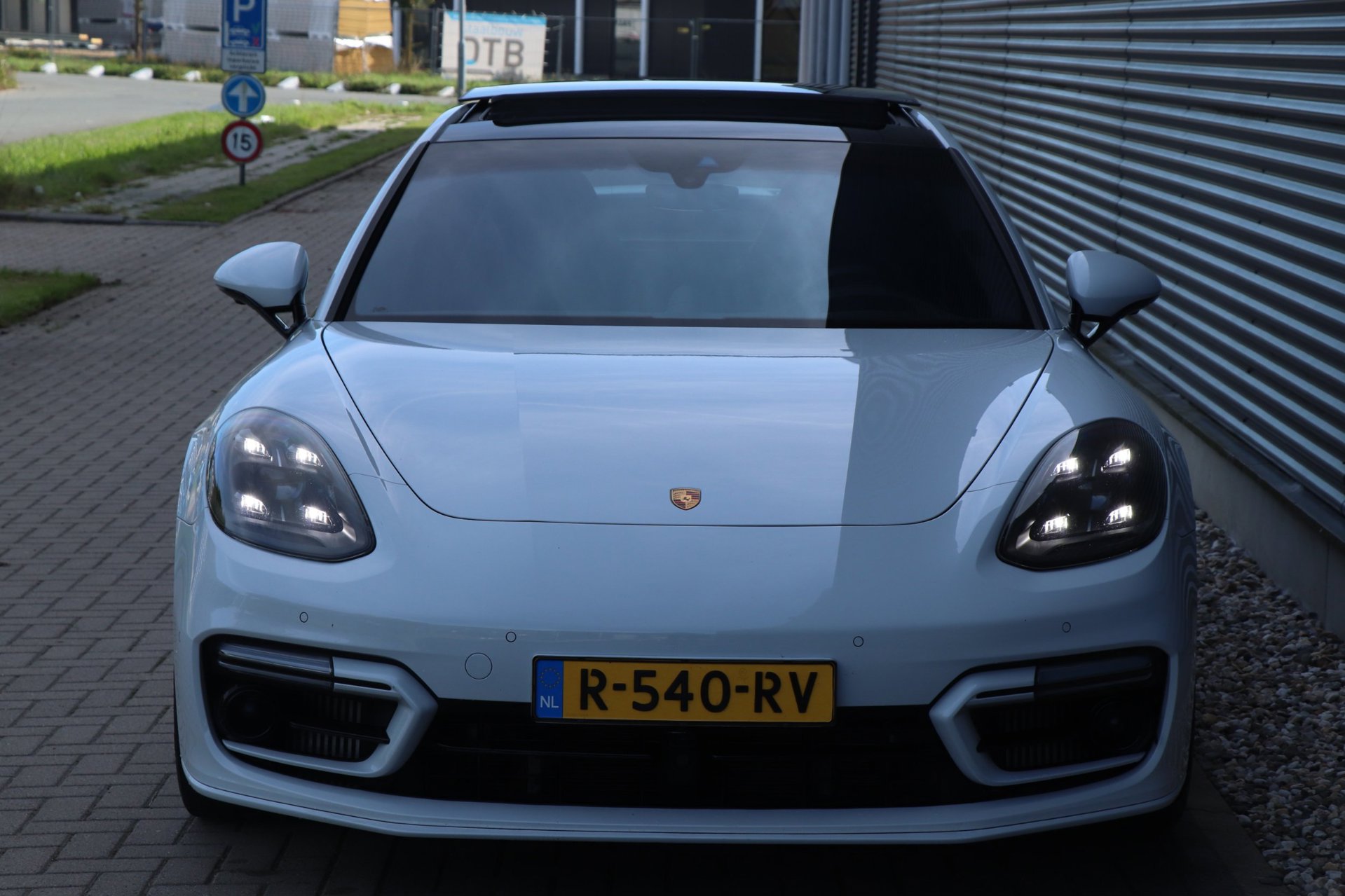 Foto van Porsche Panamera 4s E-hybrid