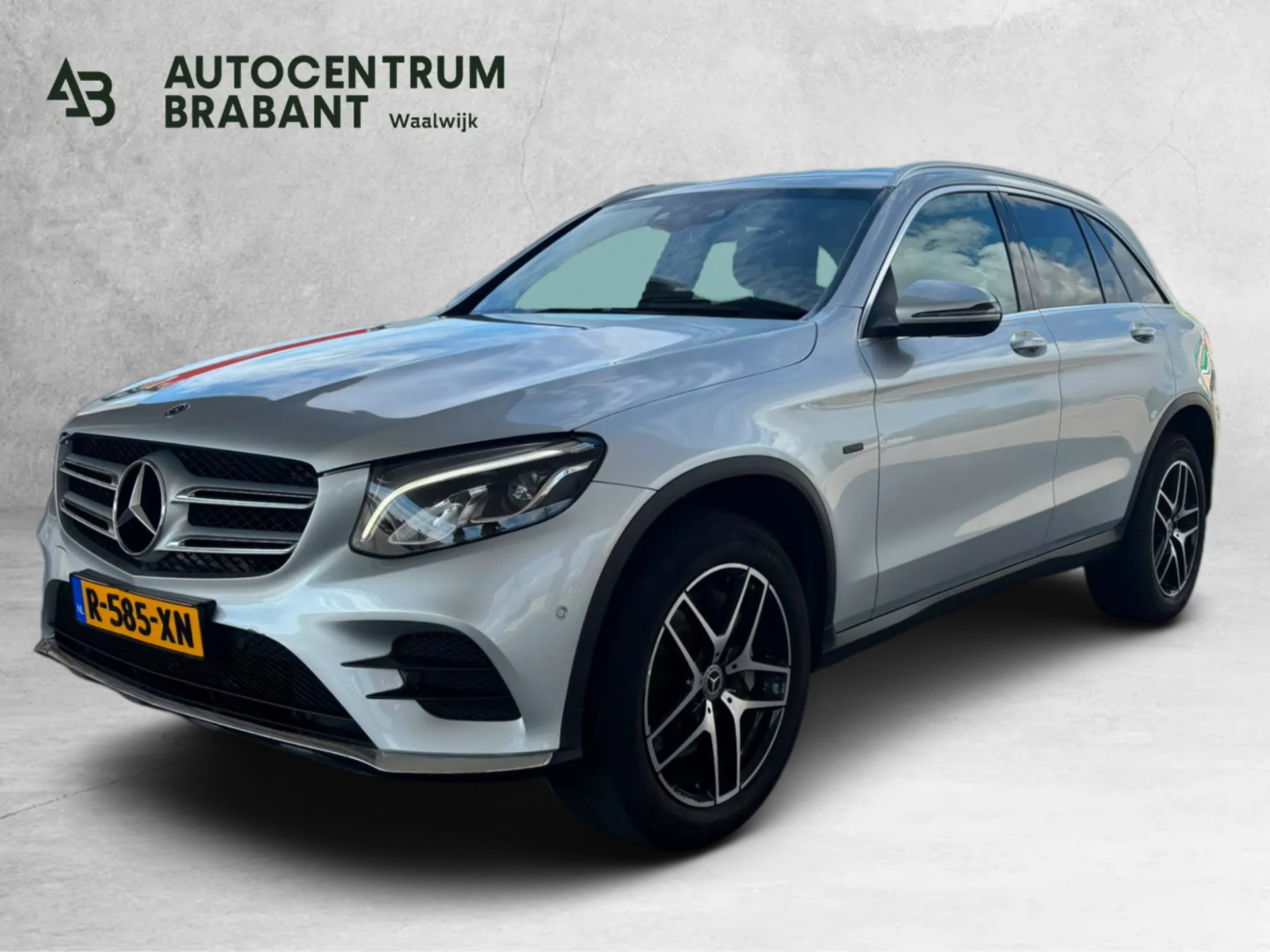 Mercedes-Benz GLC 350 E 4Matic 350e AMG 4MATIC(Dealer OndH, Burmester, Head-up, Navi, StoelV, Camera, Etc) 2018 - voorkant