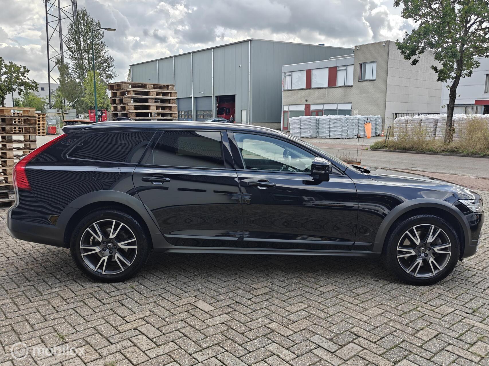 Foto van Volvo V90 Cross Country