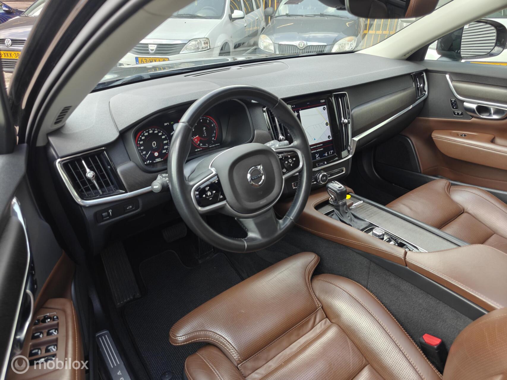 Foto van Volvo V90 Cross Country